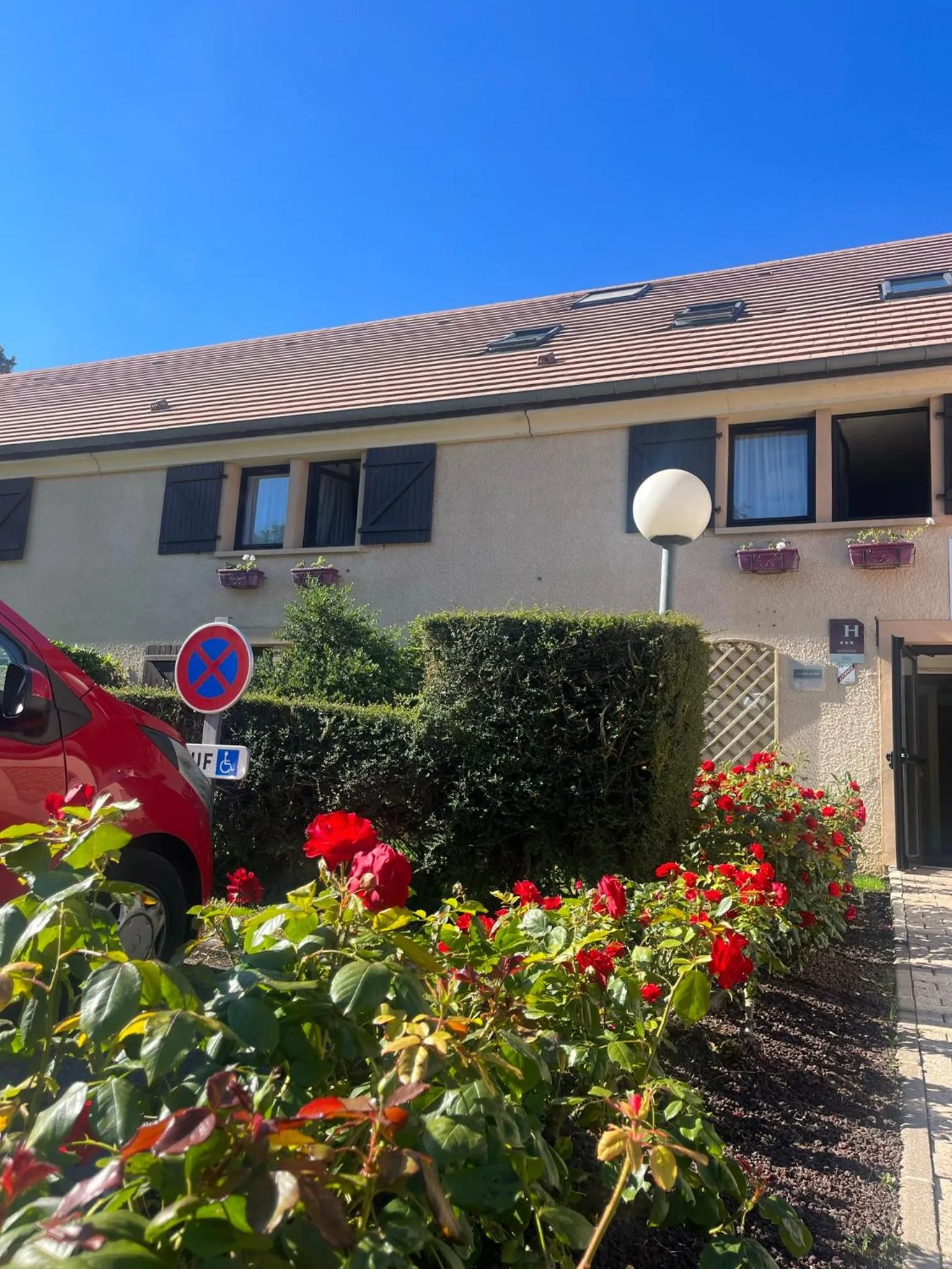 Property building in Kyriad Epernay