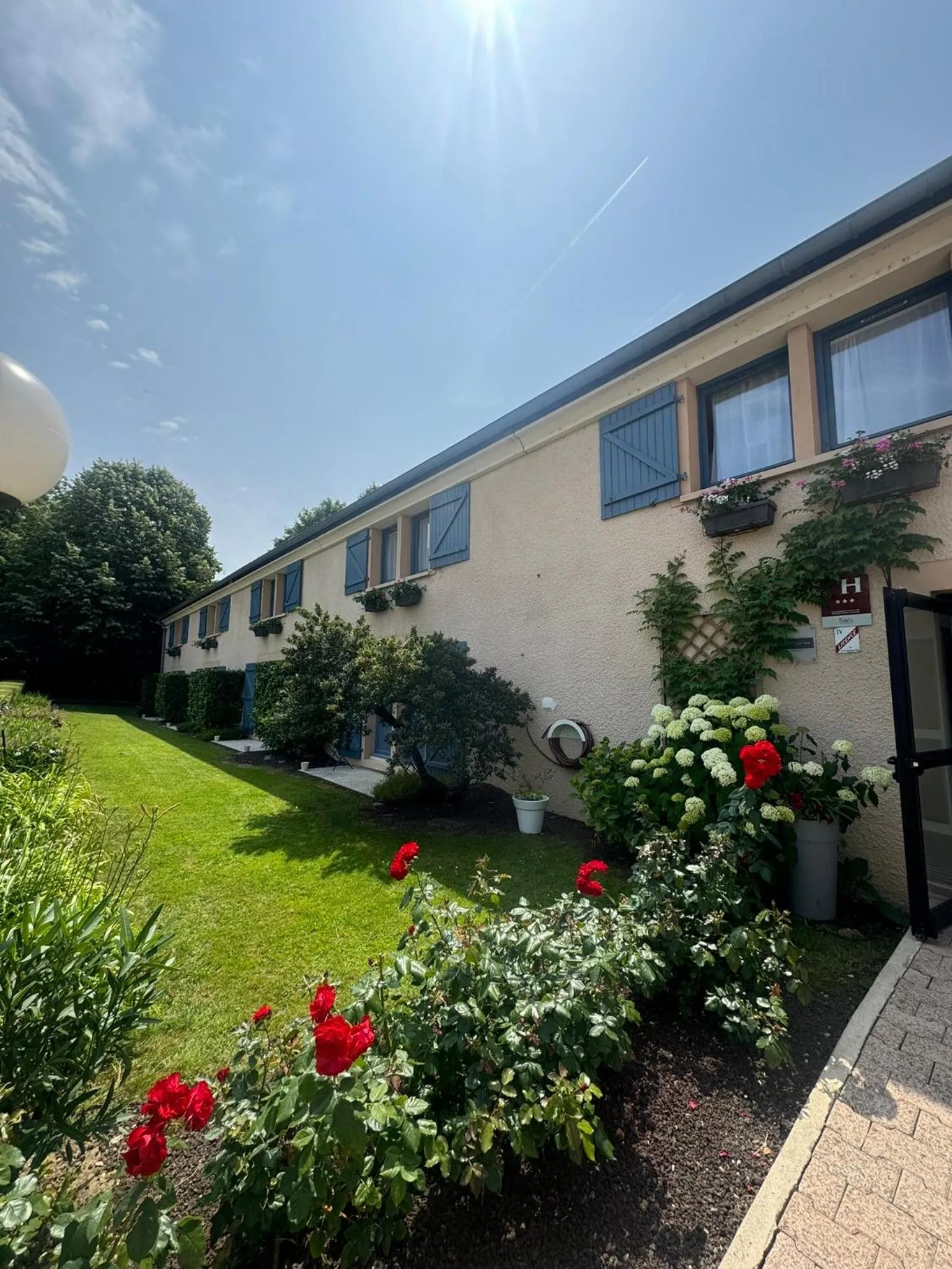 Property building in Kyriad Epernay