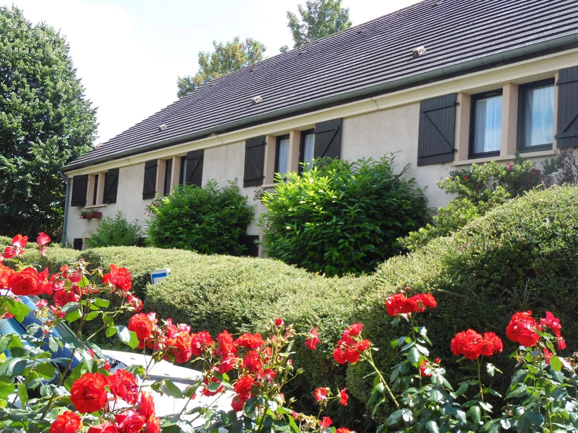 Property building in Kyriad Epernay