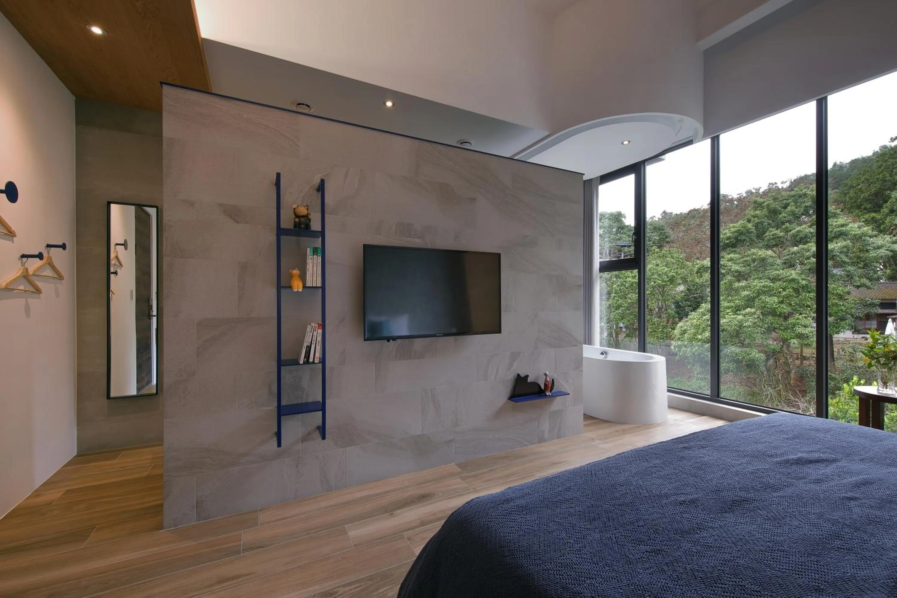 TV and multimedia, Bed in Doris Home