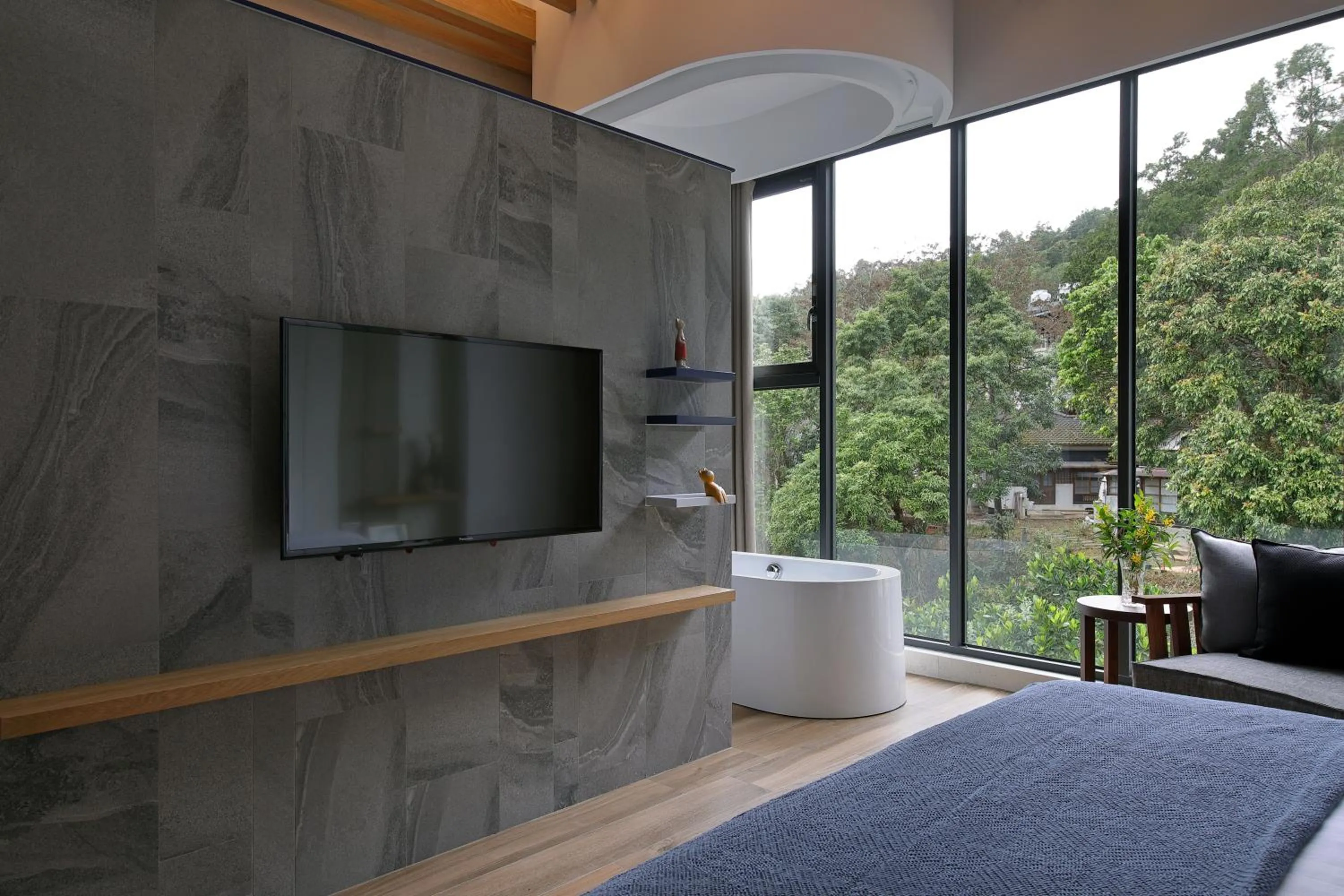 TV and multimedia, Bed in Doris Home