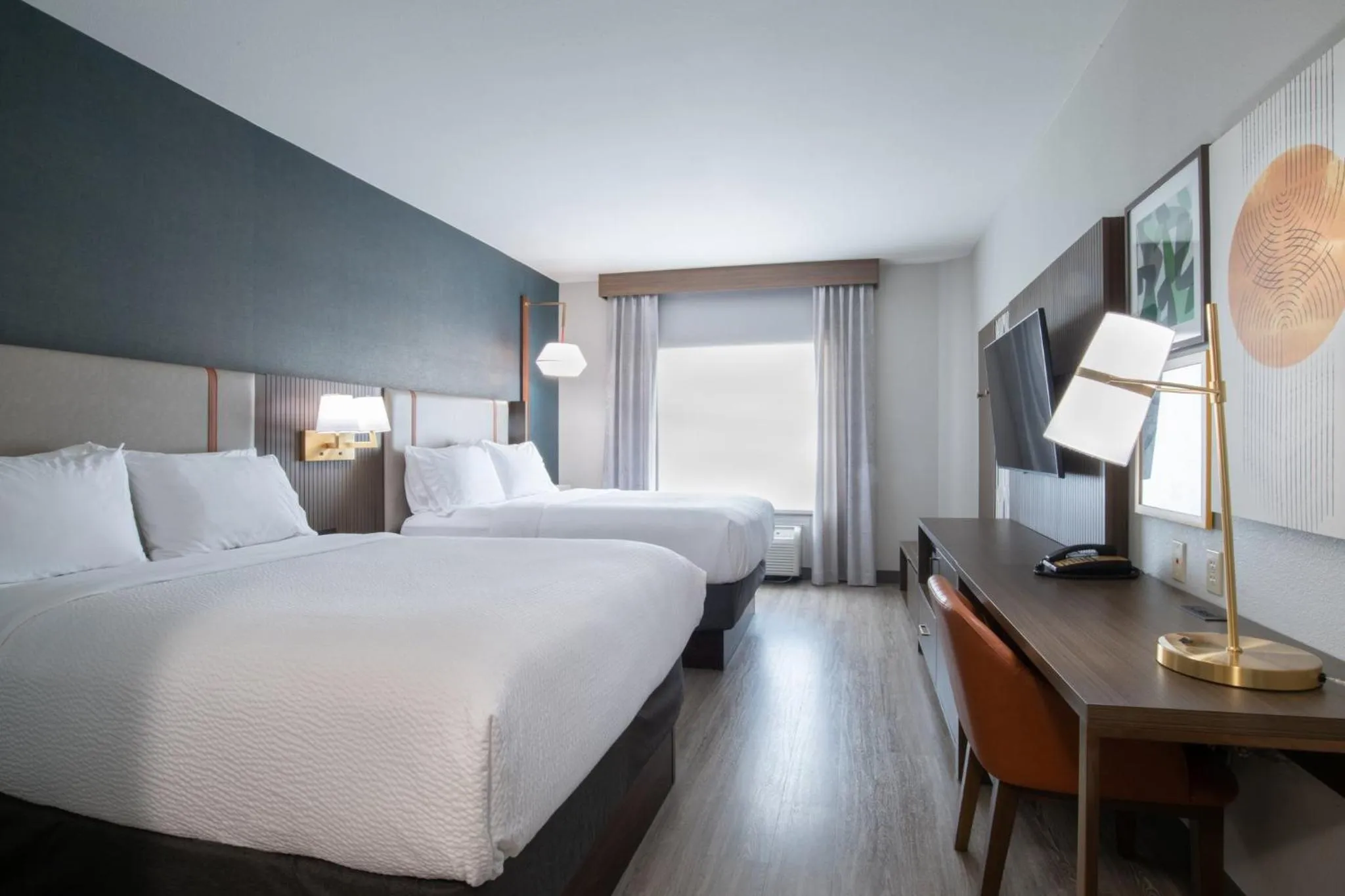 Photo of the whole room, Bed in Holiday Inn Oklahoma City Airport by IHG