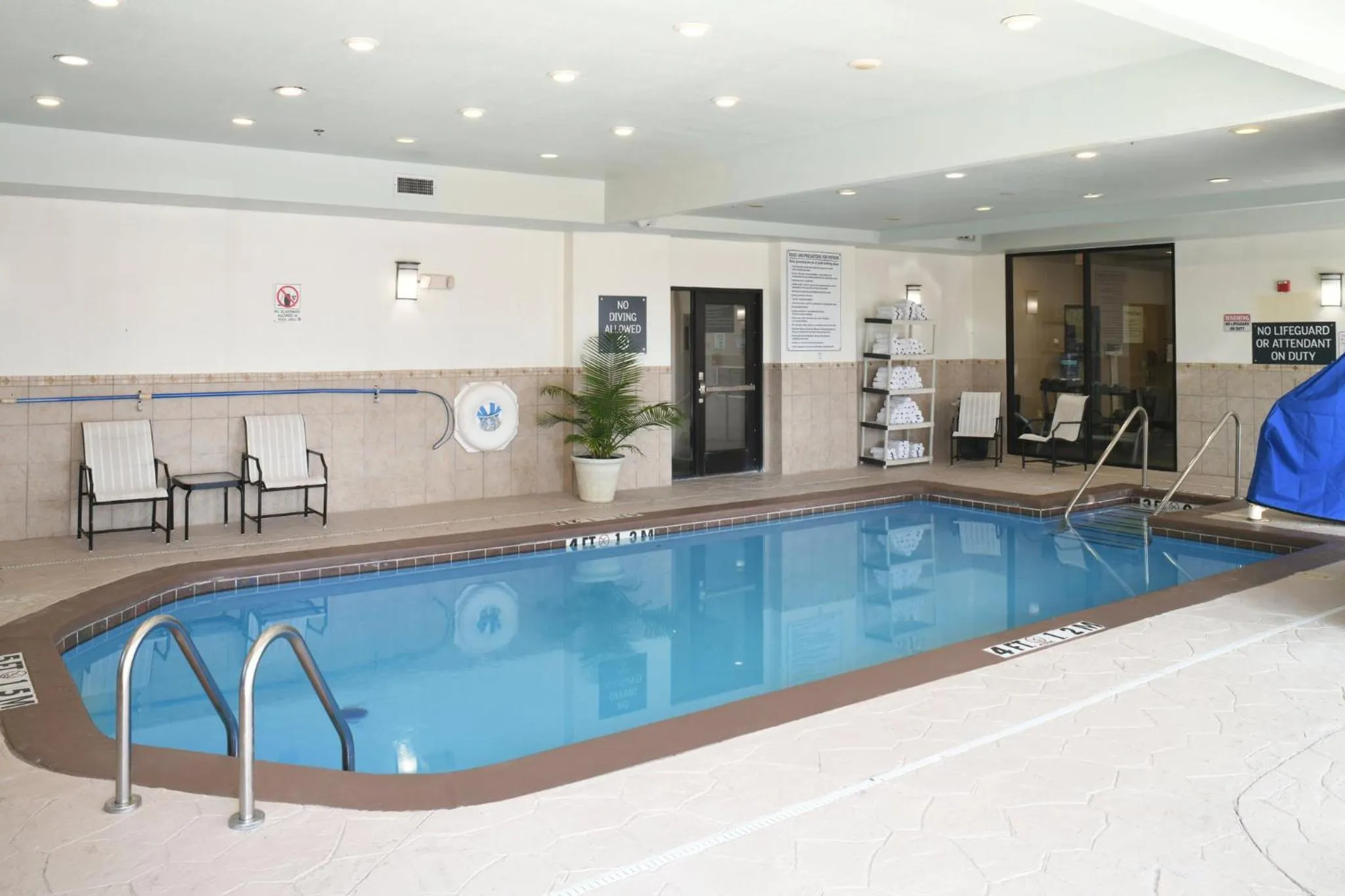 Swimming pool in Holiday Inn Oklahoma City Airport by IHG