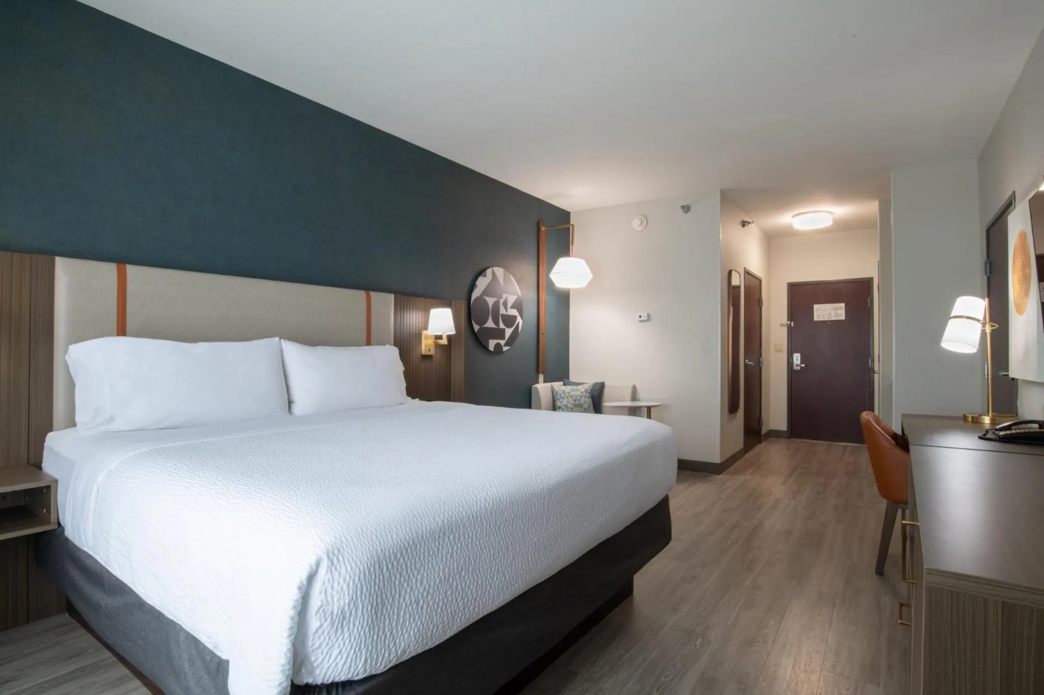 Photo of the whole room, Bed in Holiday Inn Oklahoma City Airport by IHG