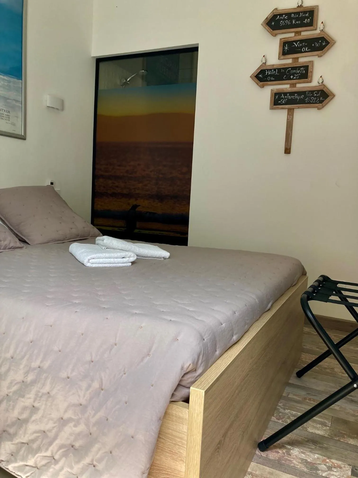 Photo of the whole room, Bed in Hôtel Le Gambetta