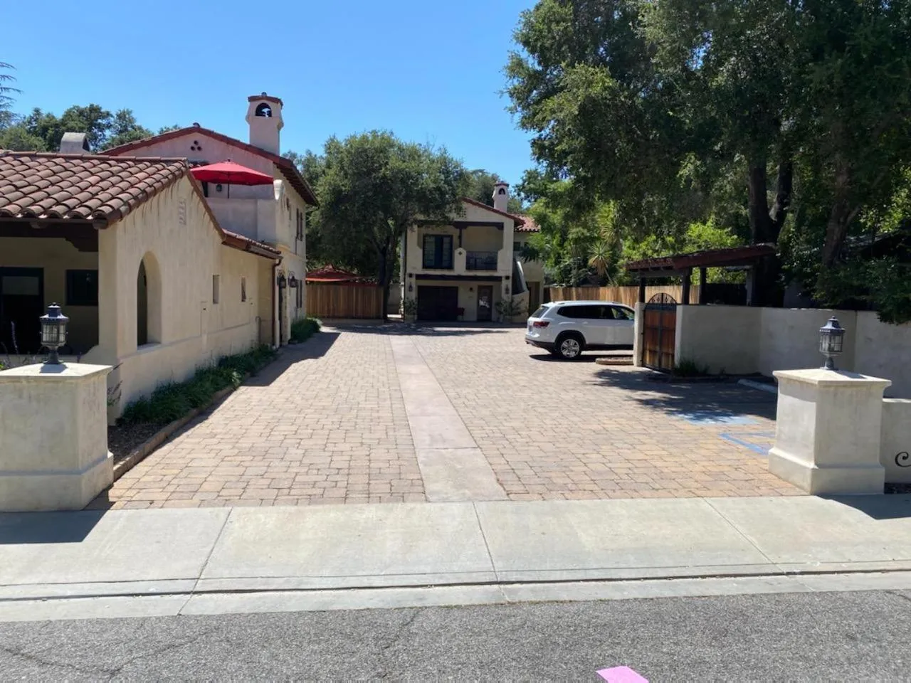 Parking in Su Nido Inn