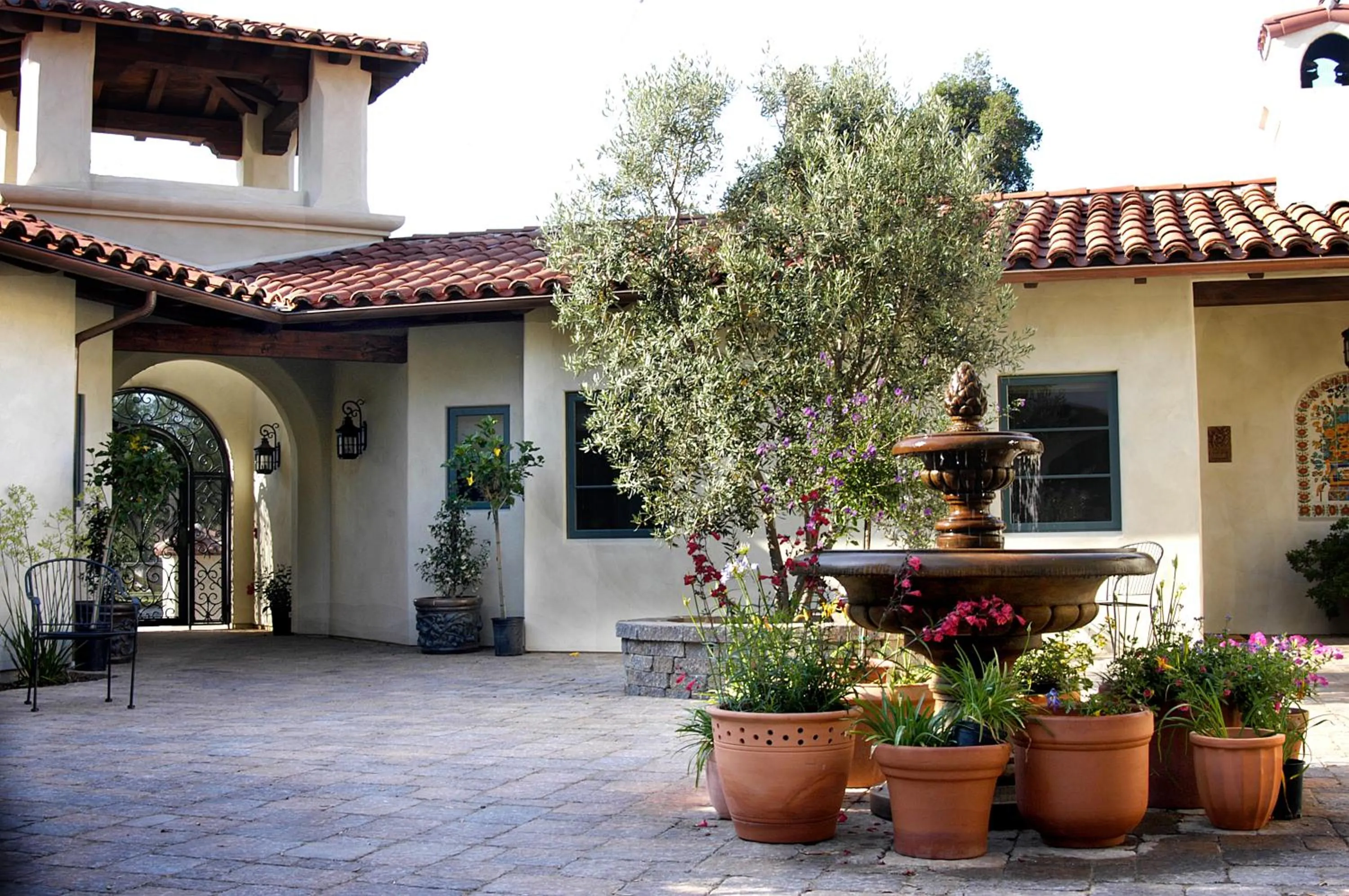 Inner courtyard view in Su Nido Inn