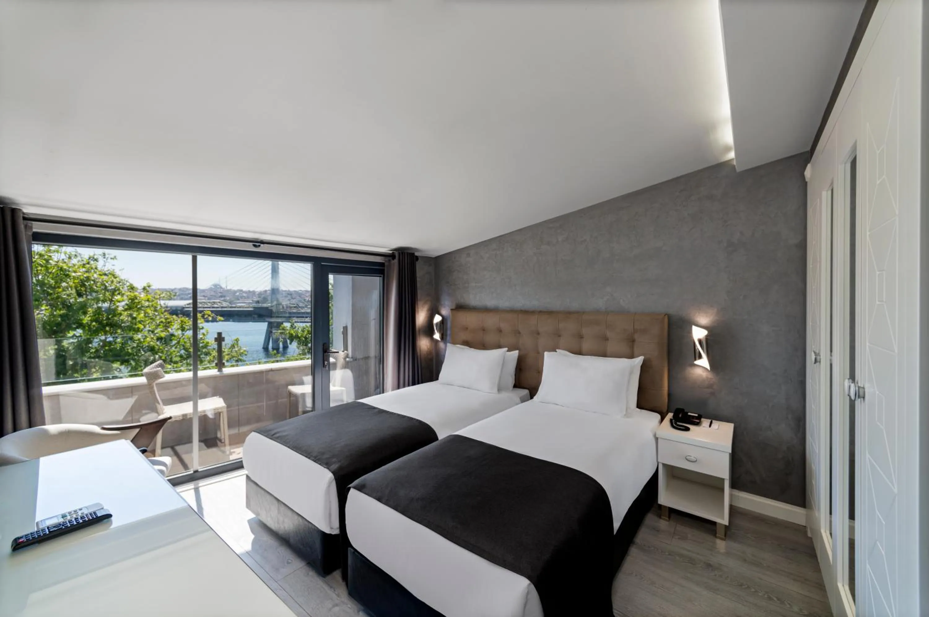 Photo of the whole room, Bed in Istanbul Golden City Hotel