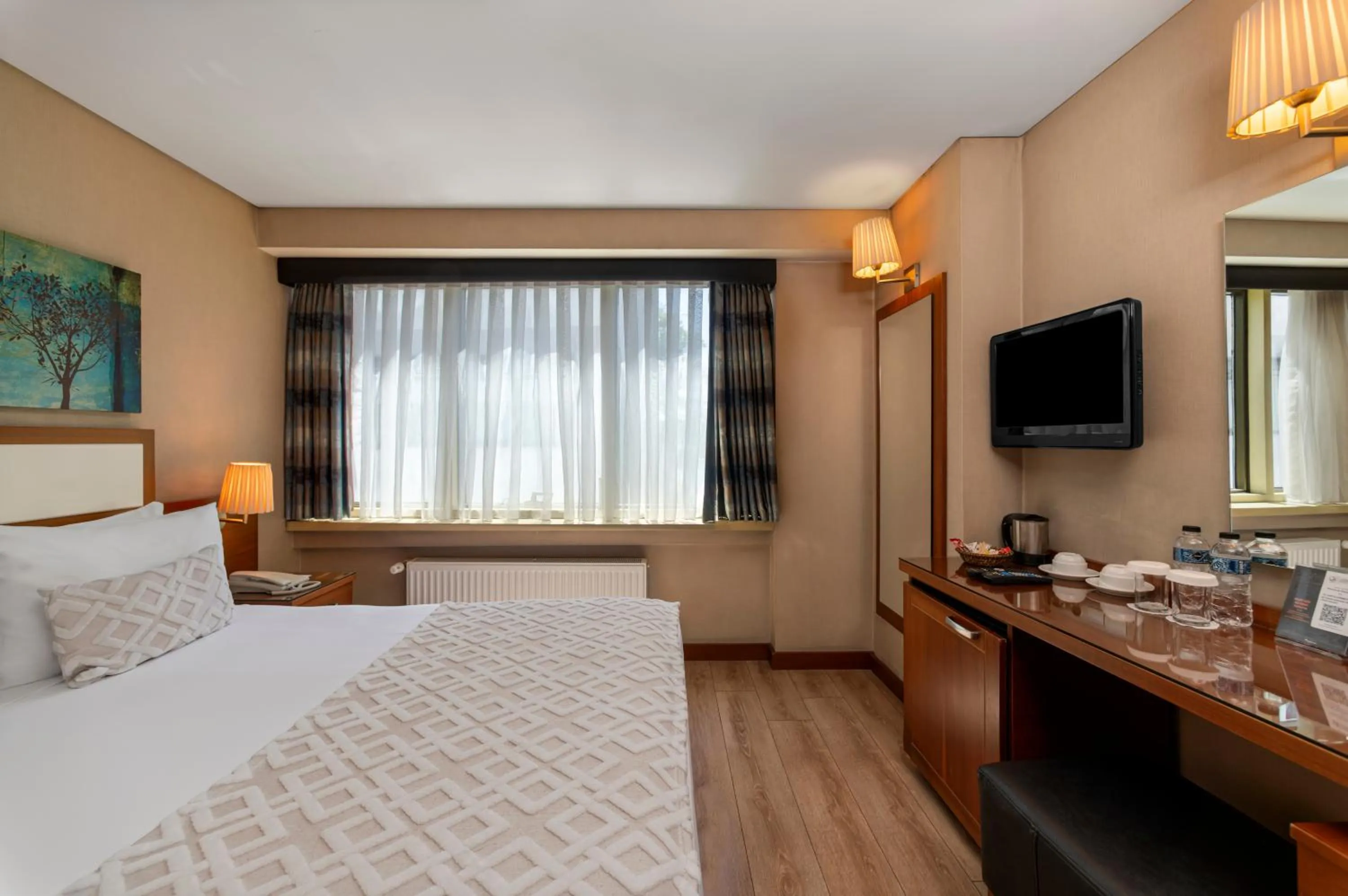 Photo of the whole room, Bed in Istanbul Golden City Hotel