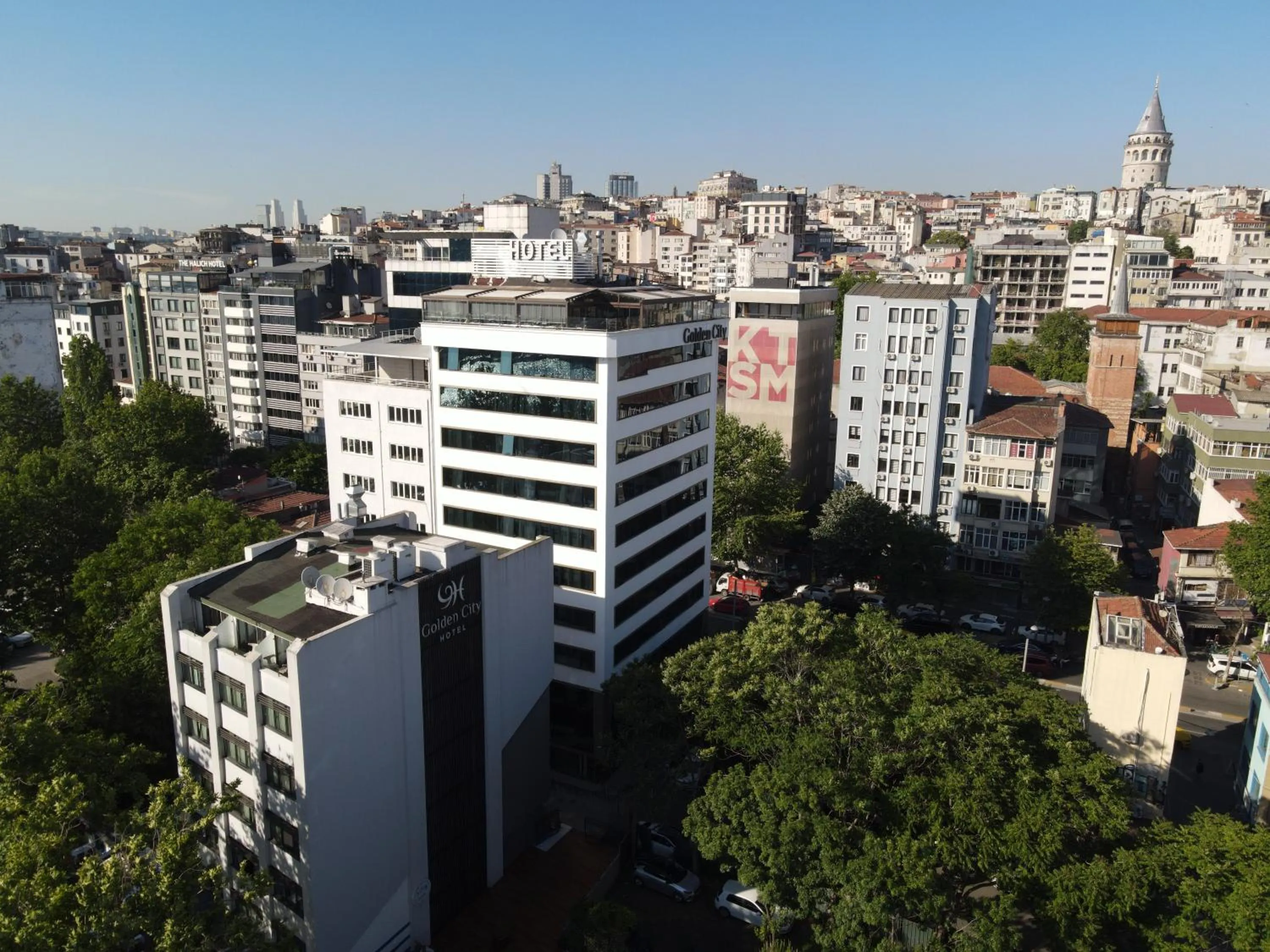 Property building in Istanbul Golden City Hotel