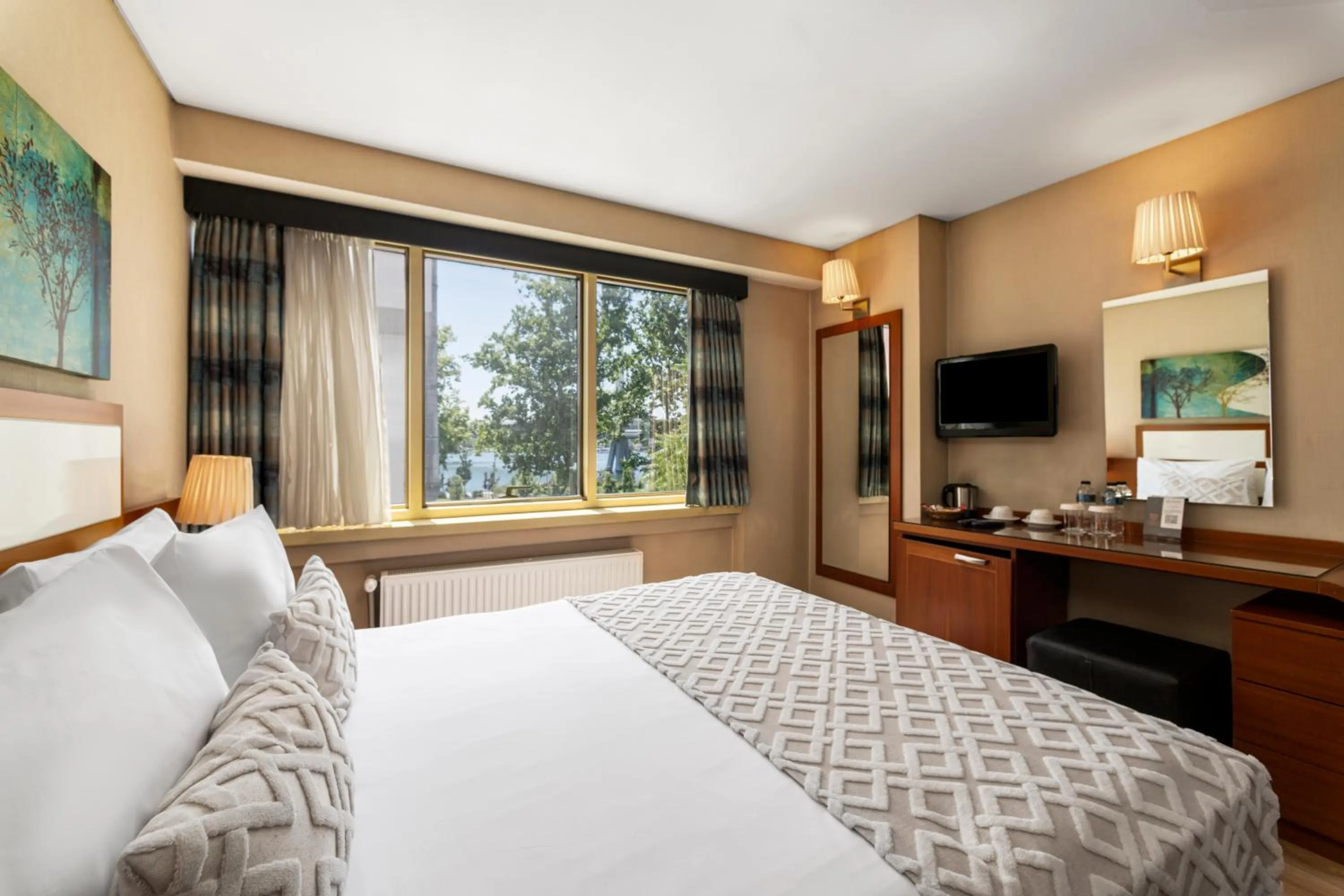 Photo of the whole room, Bed in Istanbul Golden City Hotel