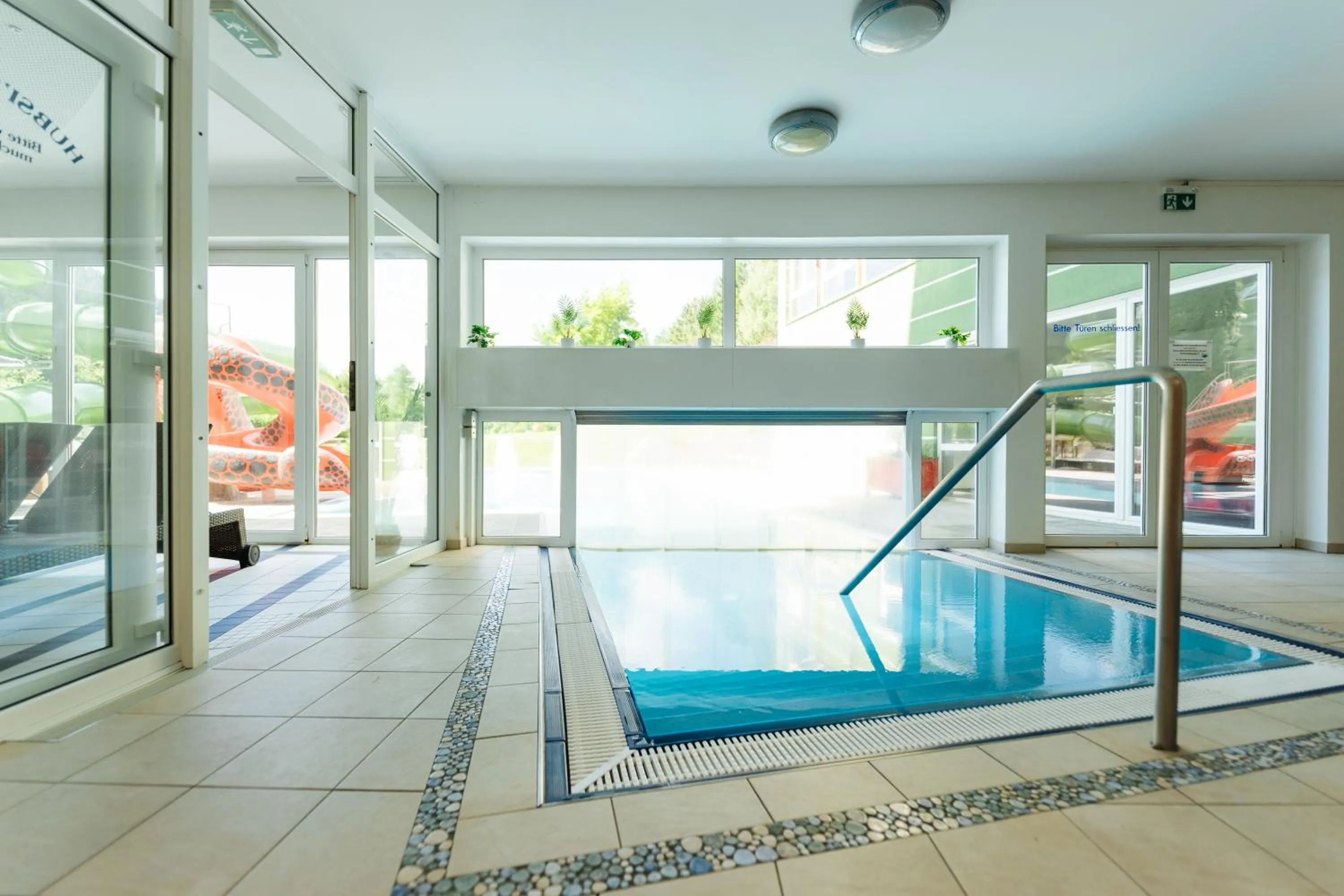Swimming pool in Familienhotel Trebesingerhof