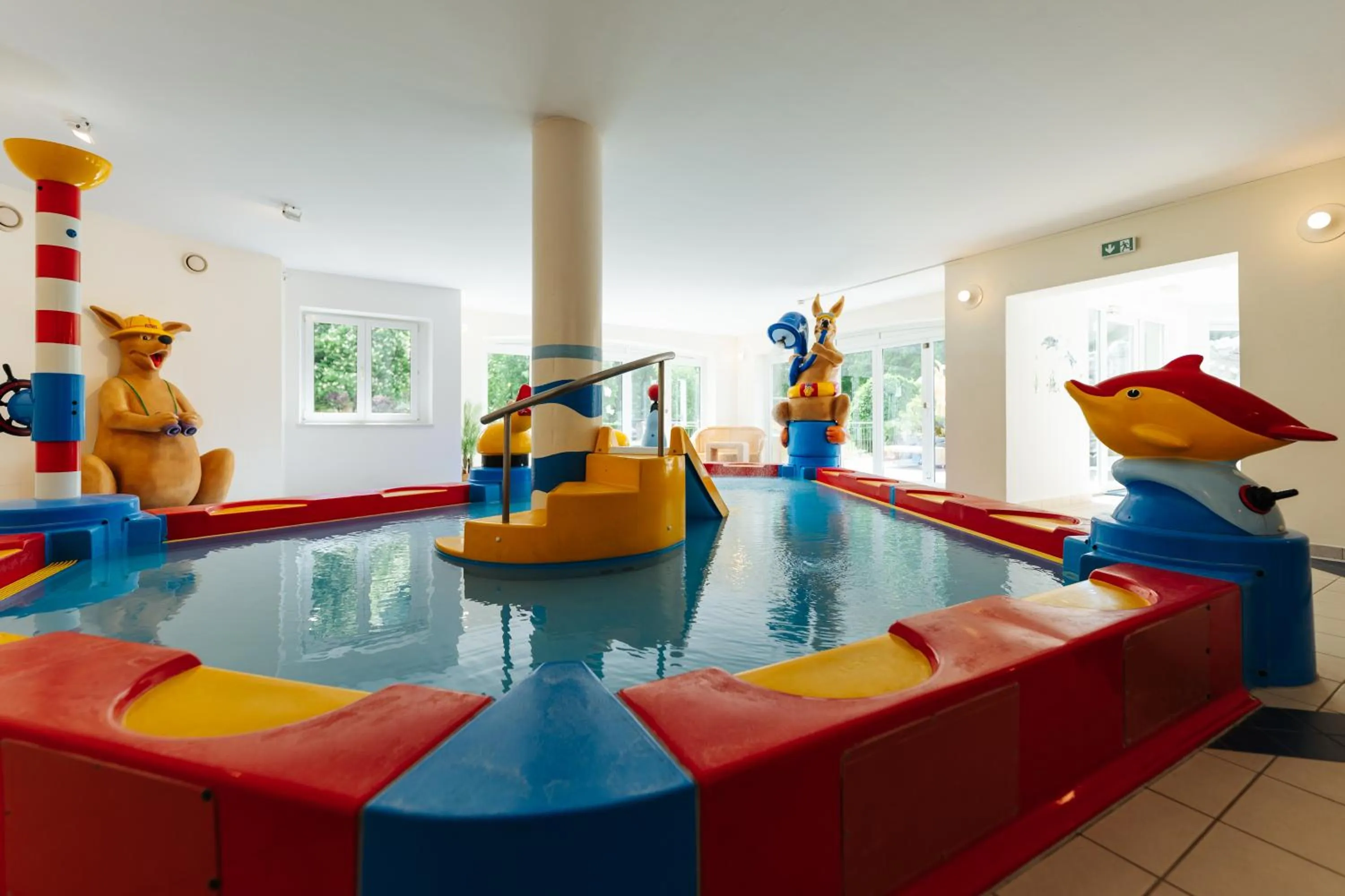 Swimming pool in Familienhotel Trebesingerhof