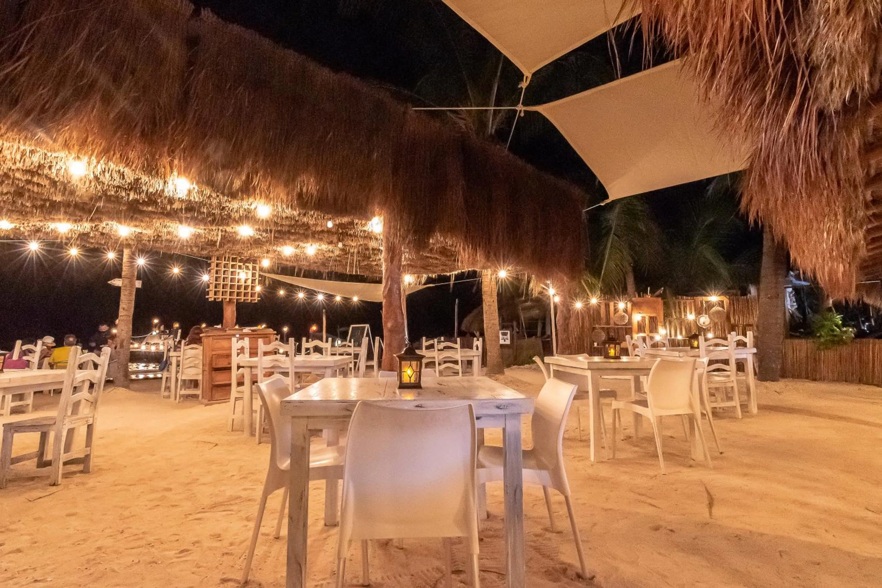Restaurant/places to eat in Amaite Holbox - Oceanfront Hotel