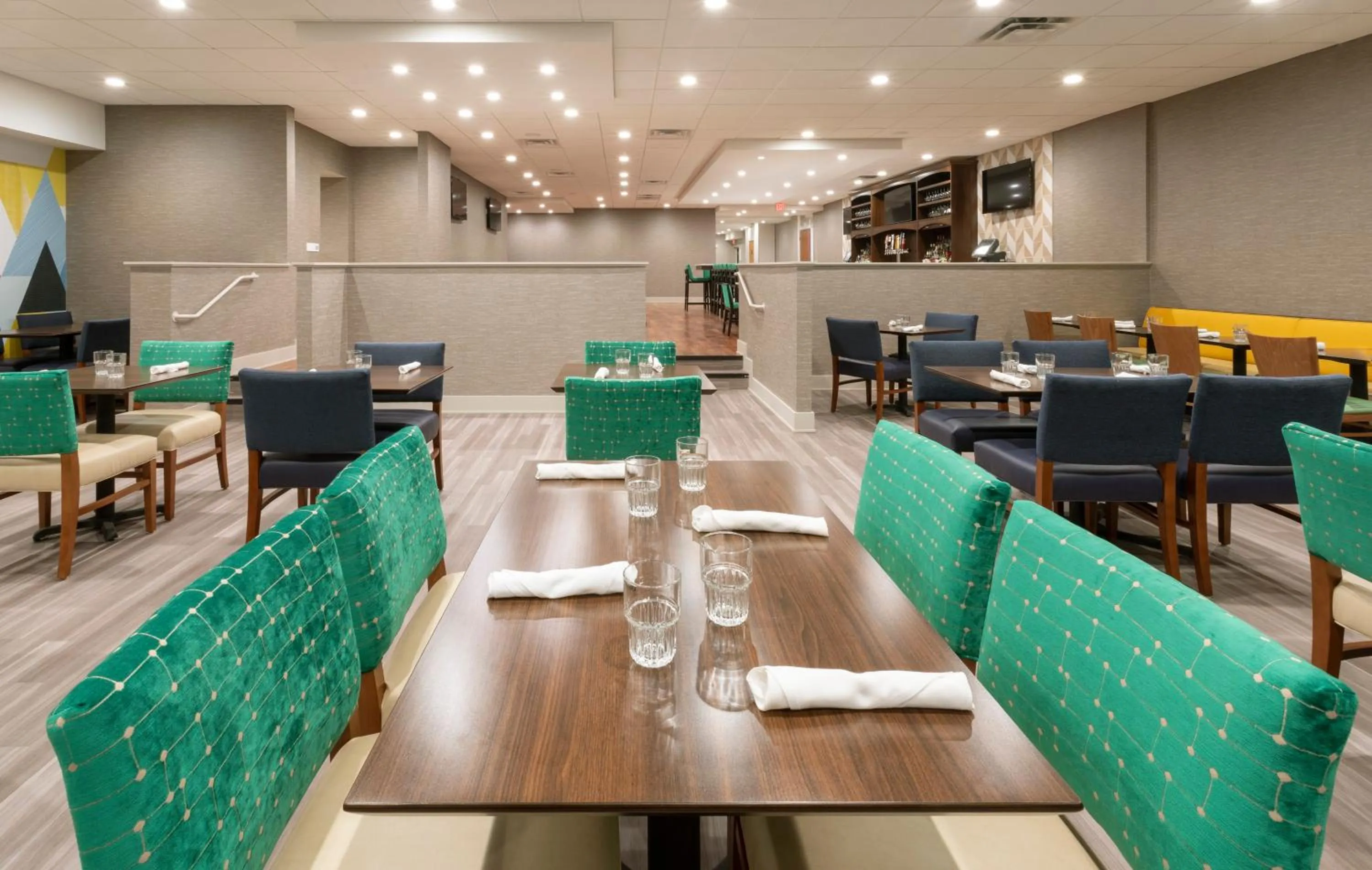 Restaurant/places to eat in Holiday Inn Marquette by IHG