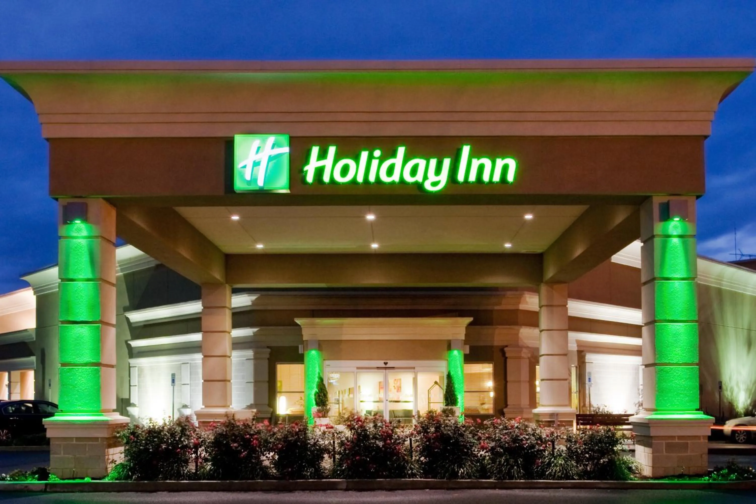 Property building in Holiday Inn Martinsburg by IHG