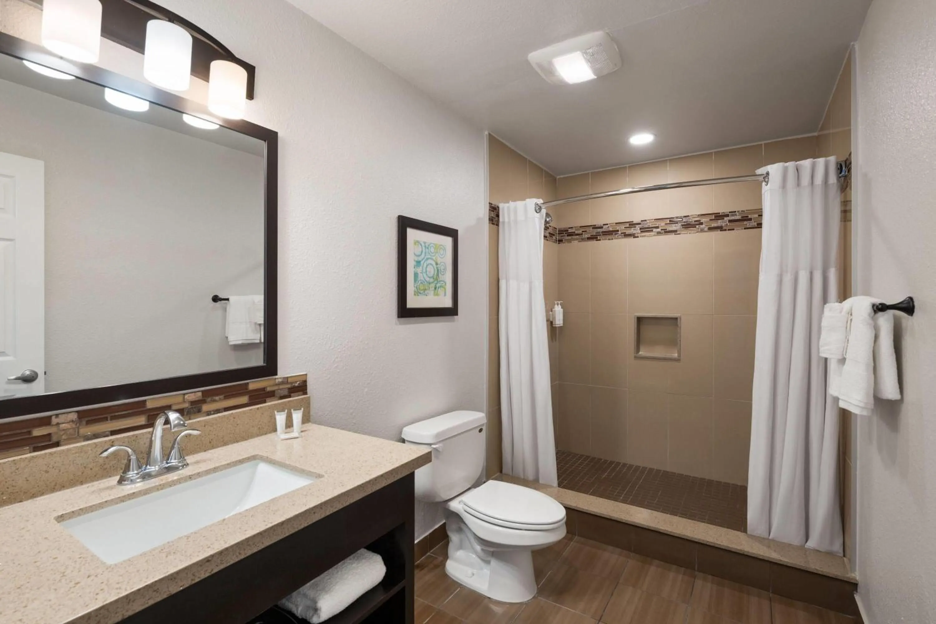 Photo of the whole room in Days Inn by Wyndham Monterey Downtown