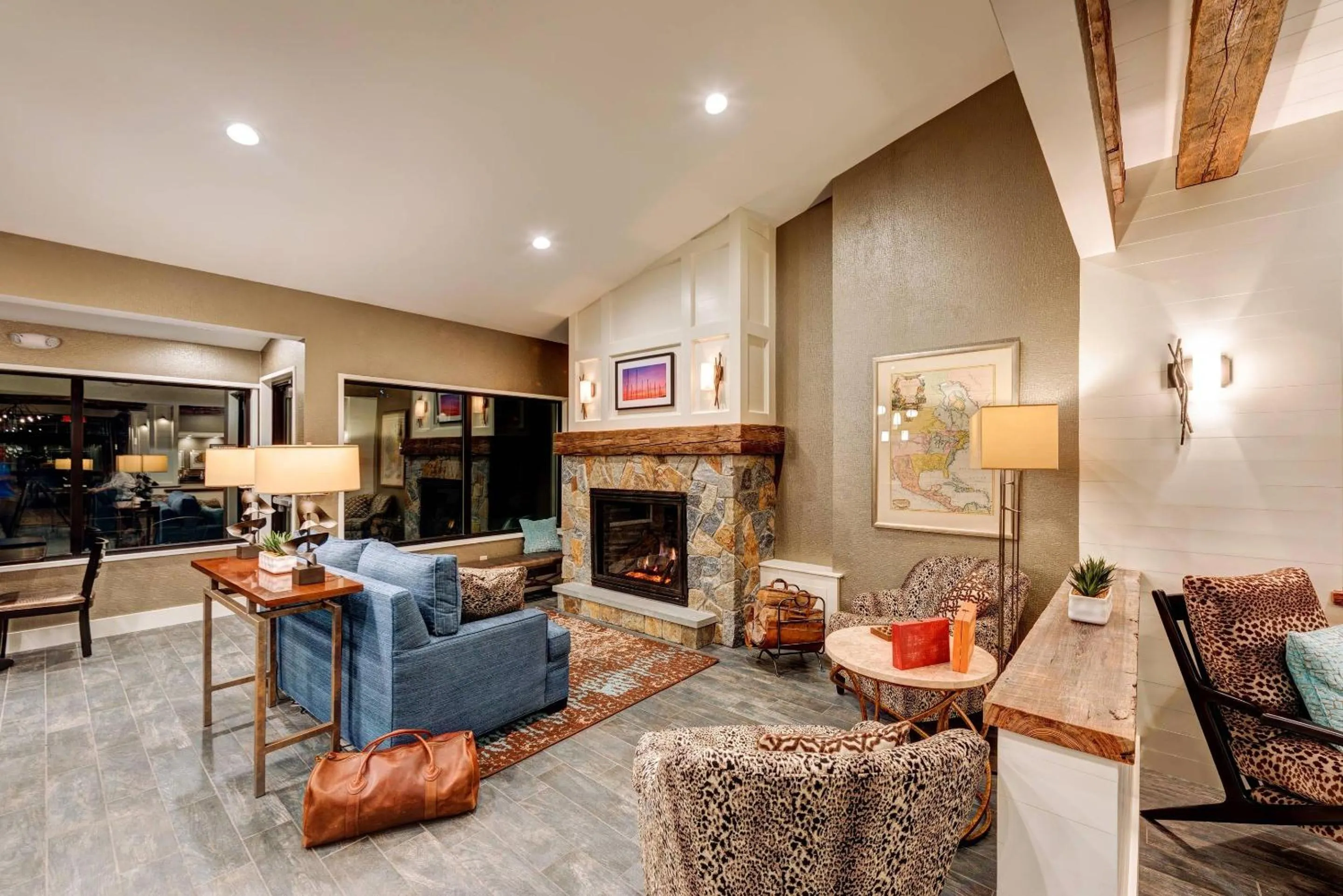 Lobby or reception in Garrison Hotel & Suites Dover-Portsmouth, an Ascend Collection Hotel