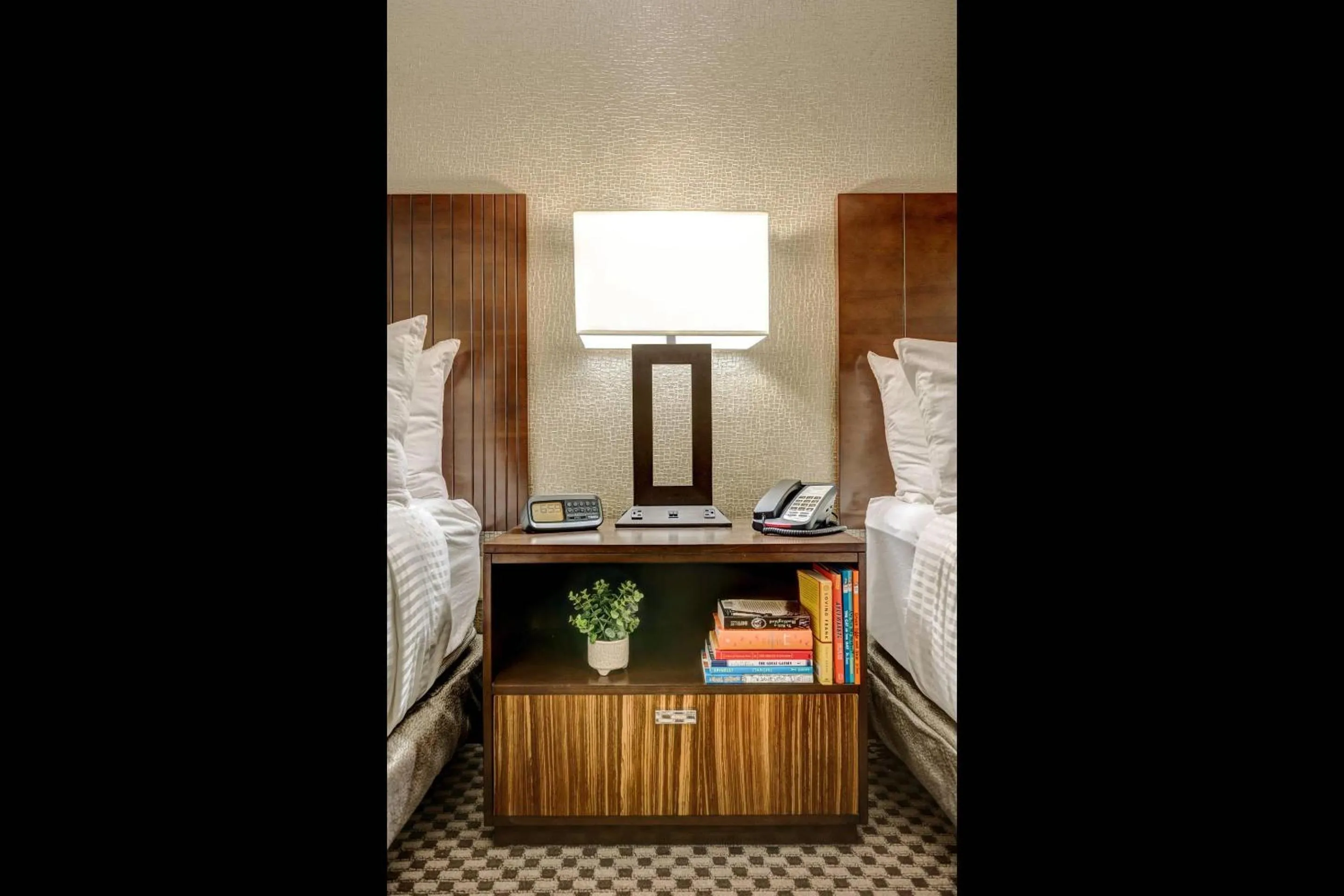 Bedroom, Bed in Garrison Hotel & Suites Dover-Portsmouth, an Ascend Collection Hotel