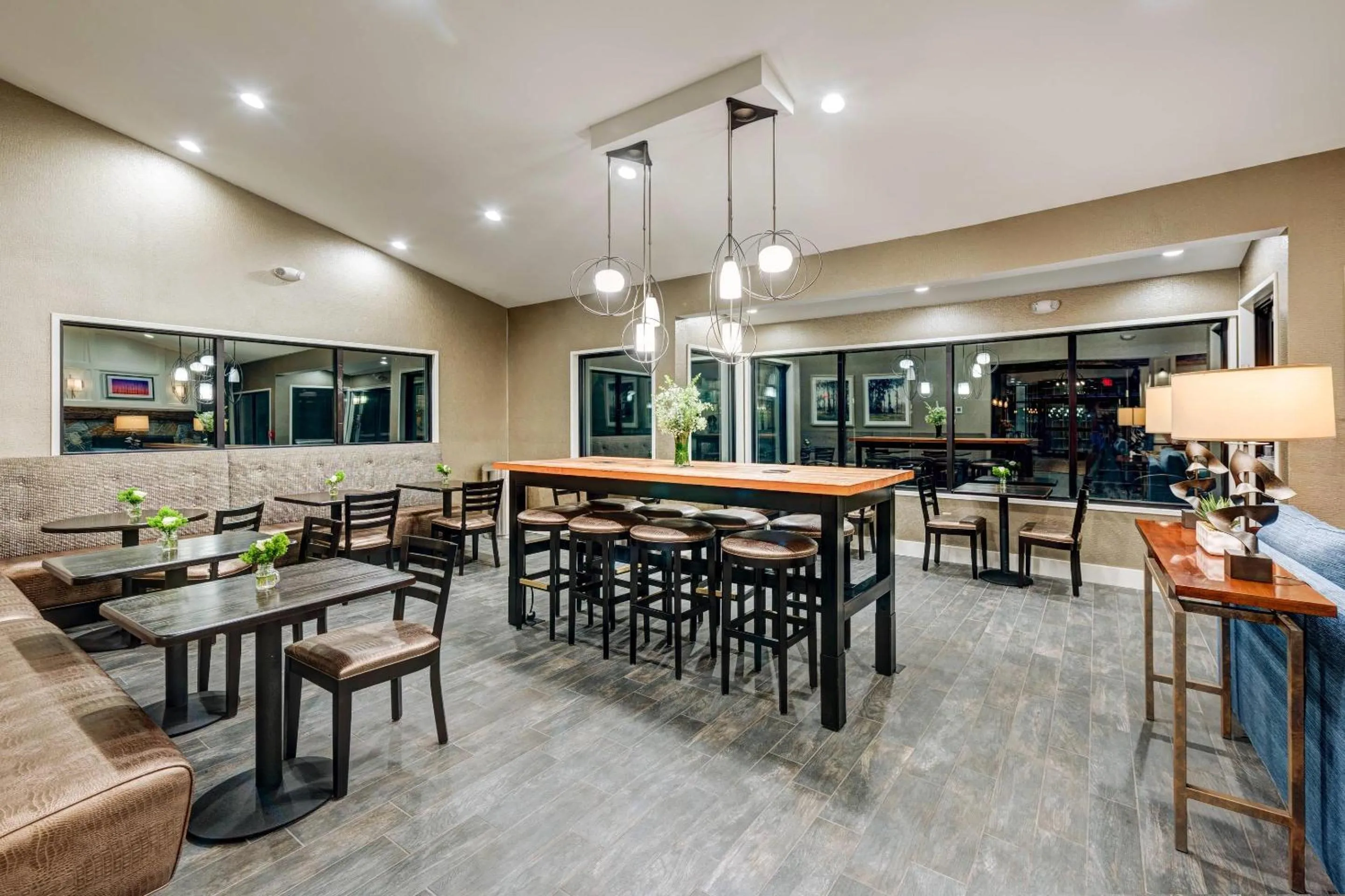 Breakfast in Garrison Hotel & Suites Dover-Portsmouth, an Ascend Collection Hotel