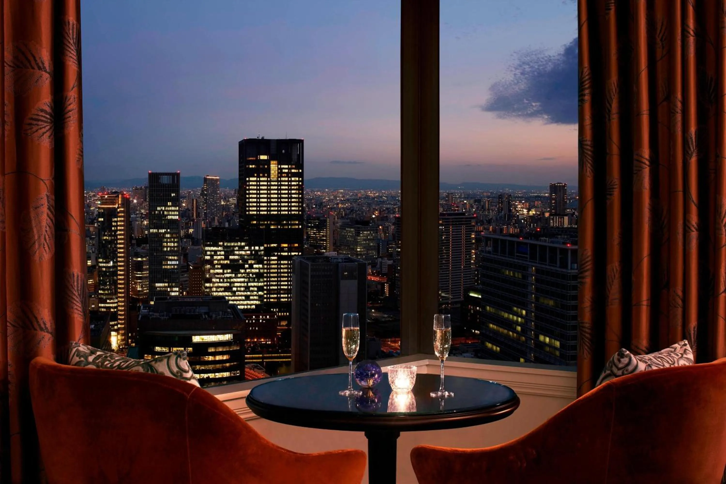 Lounge or bar in The Ritz-Carlton Osaka