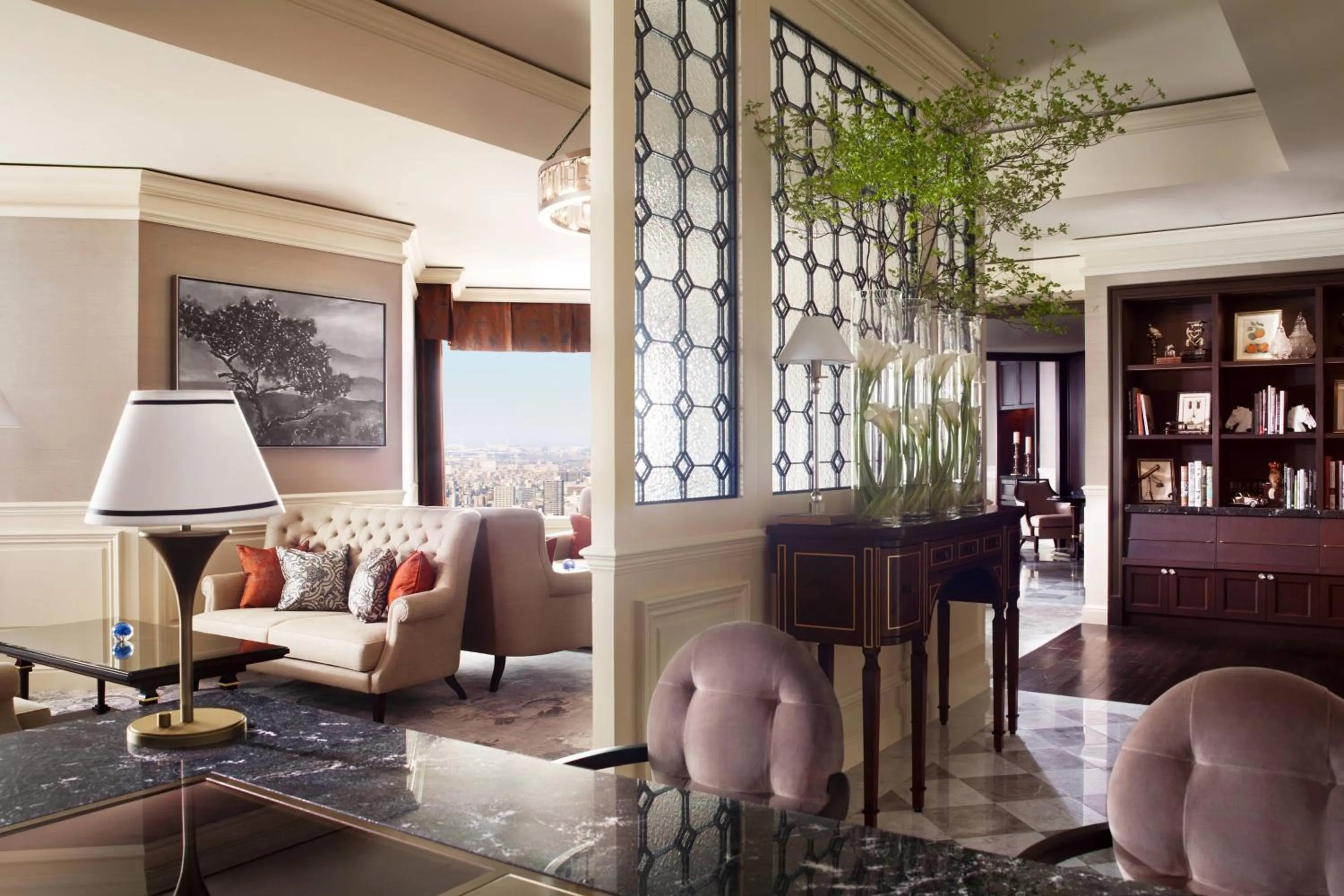 Lounge or bar in The Ritz-Carlton Osaka