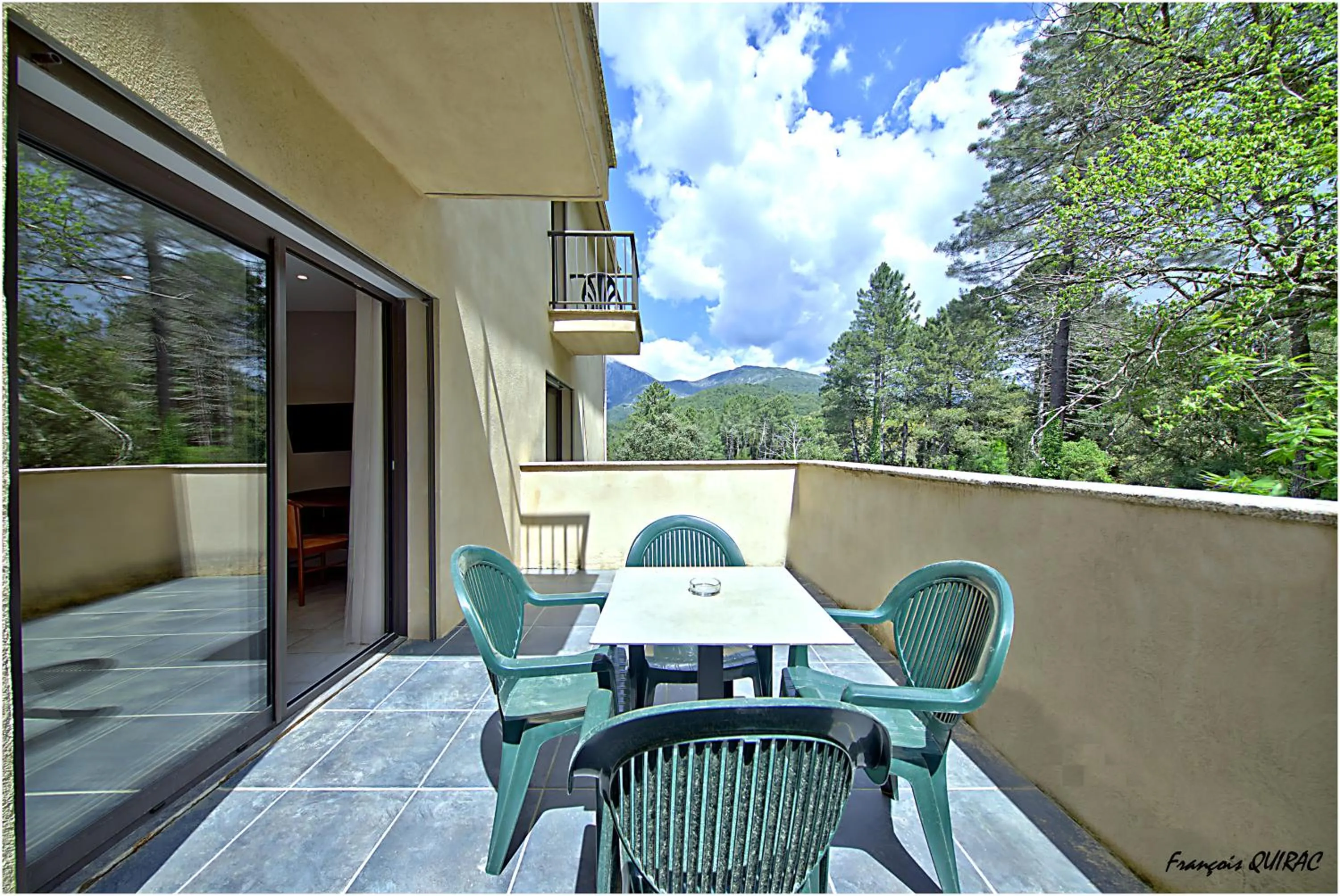 Patio in Auberge des Deux Sorru