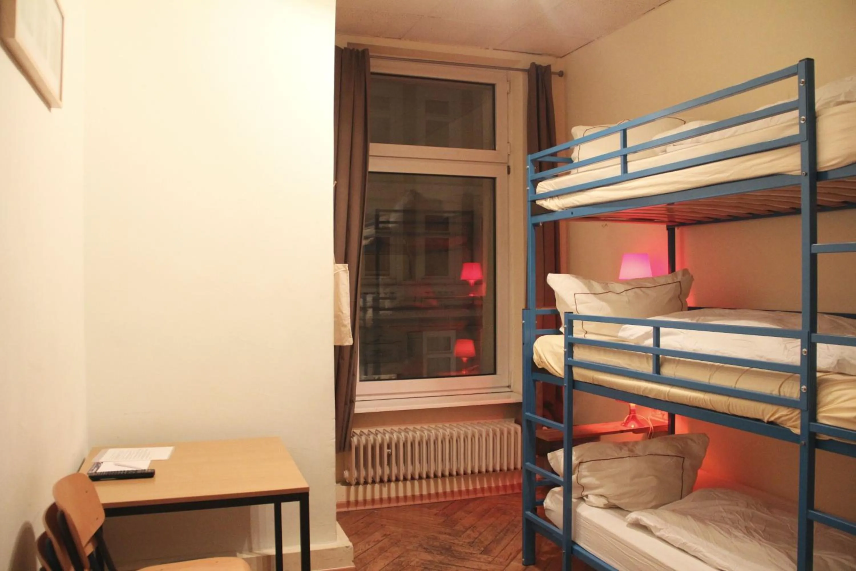 Bed in Buch-Ein-Bett Hostel