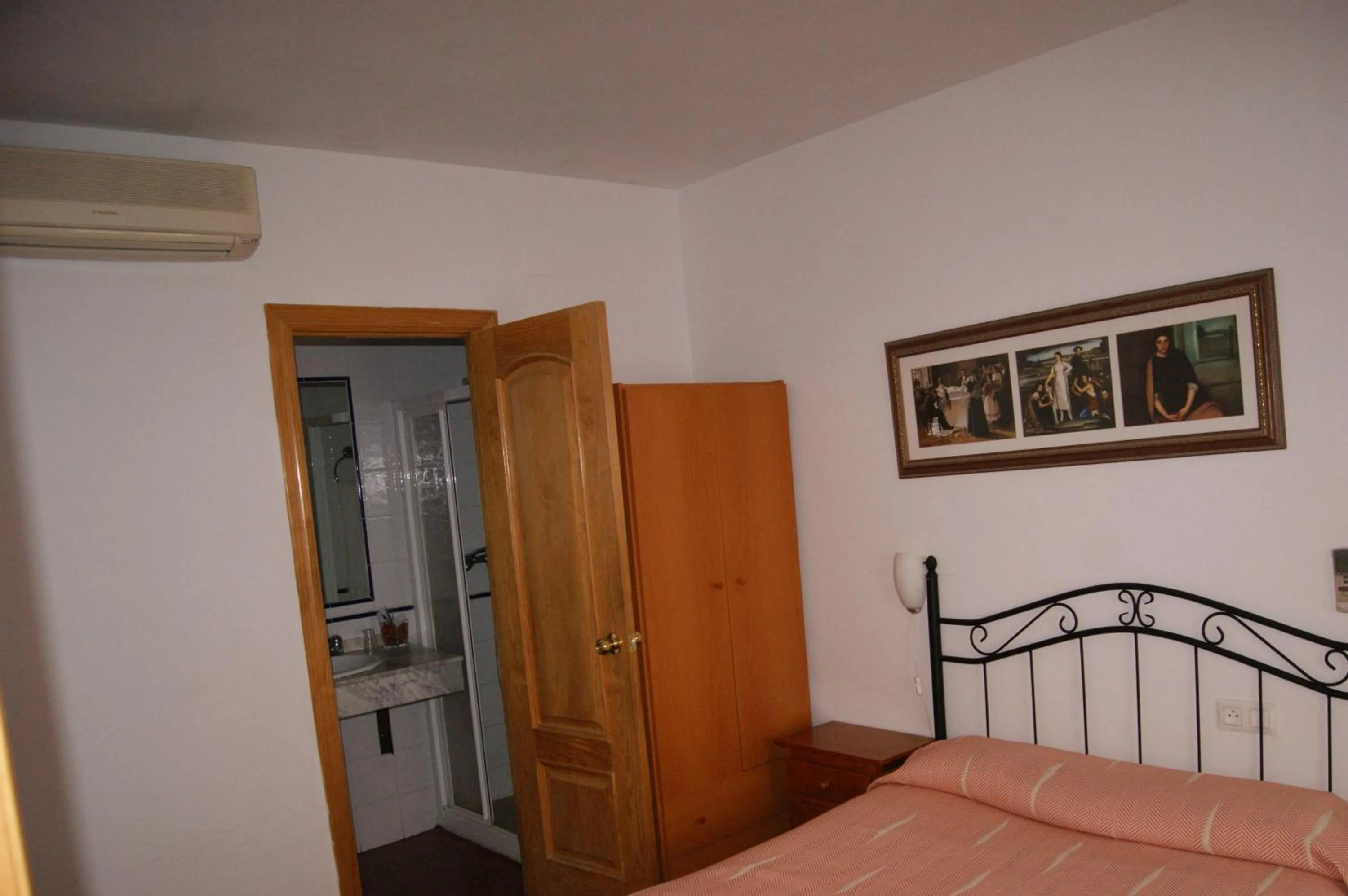 Other, Bed in Hostal Alcazar I