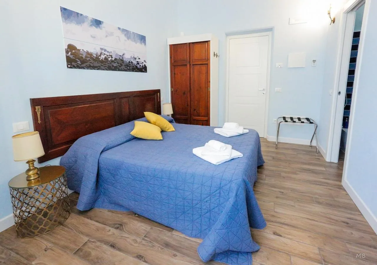 Photo of the whole room, Bed in Colors of Cinque Terre - Guest House