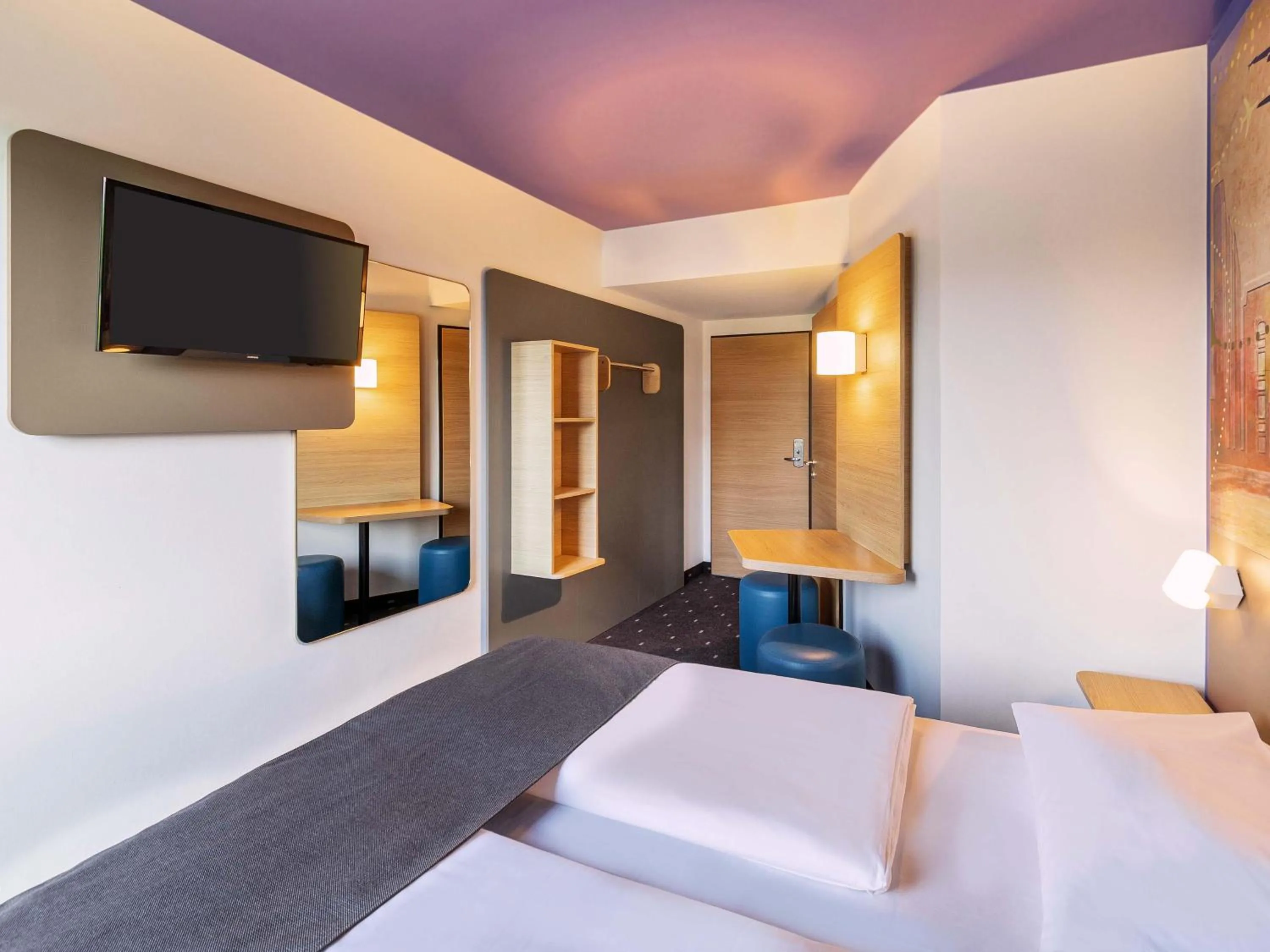 Photo of the whole room, Bed in B&B Hotel Düsseldorf-Airport