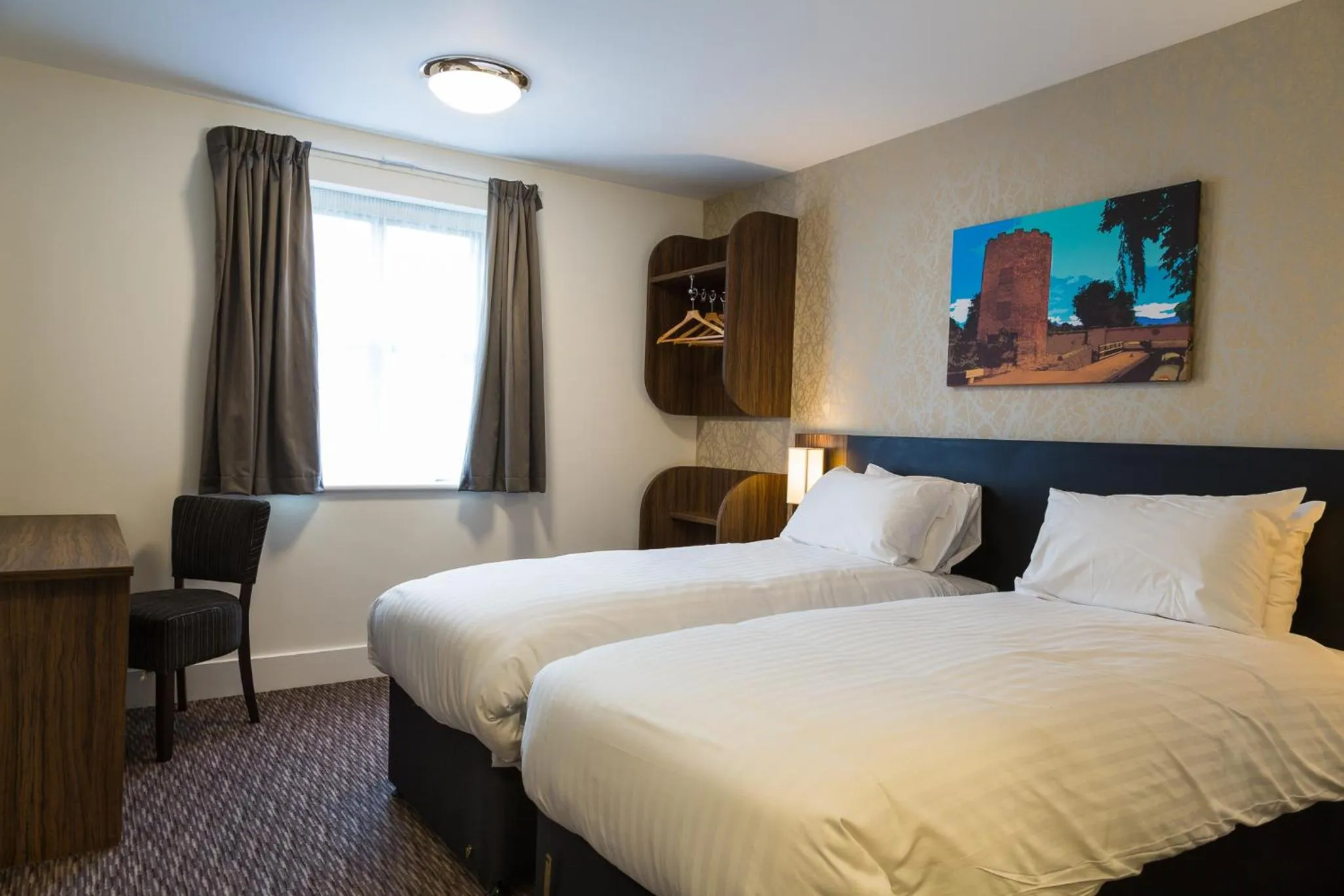 Bedroom, Bed in Spread Eagle, Gailey by Marston's Inns