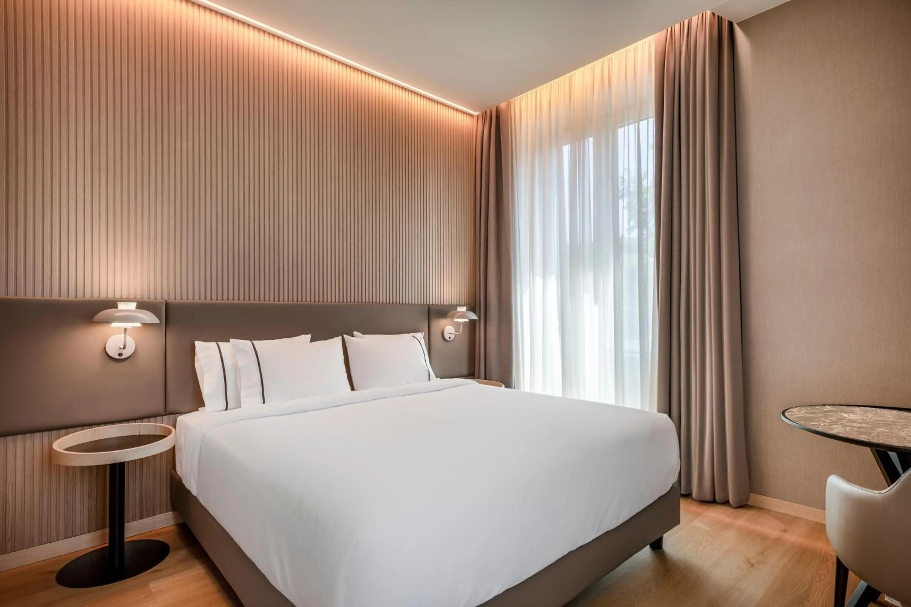 Photo of the whole room, Bed in AC Hotel by Marriott Clodio Roma