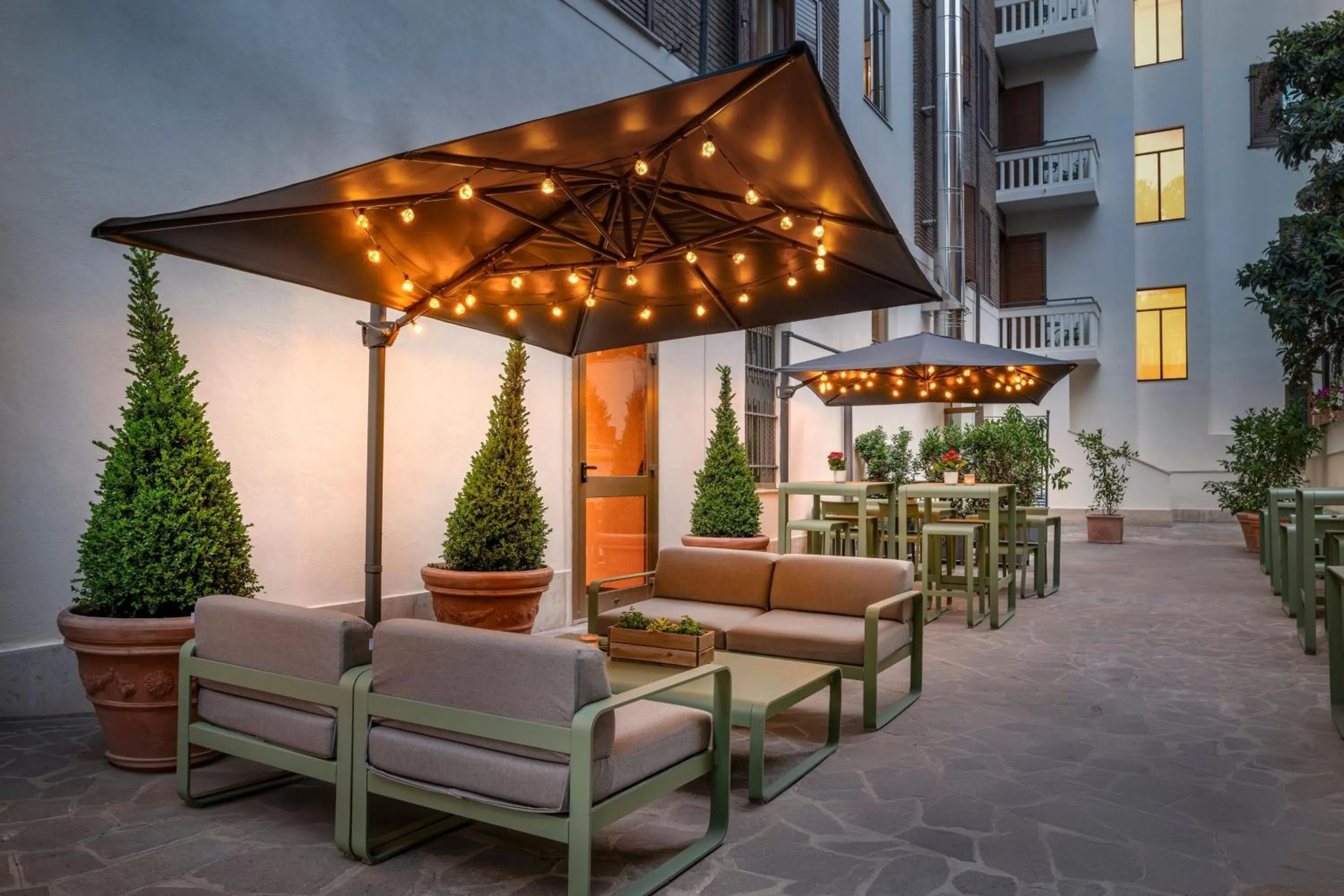 Lounge or bar in AC Hotel by Marriott Clodio Roma