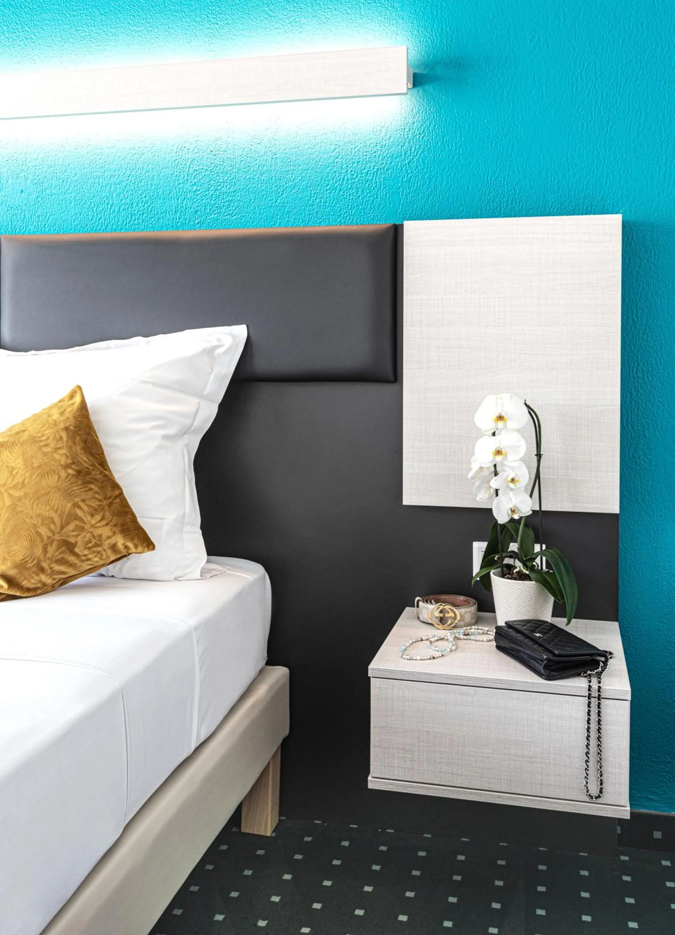 Bed in Hôtel Jardin Croisette