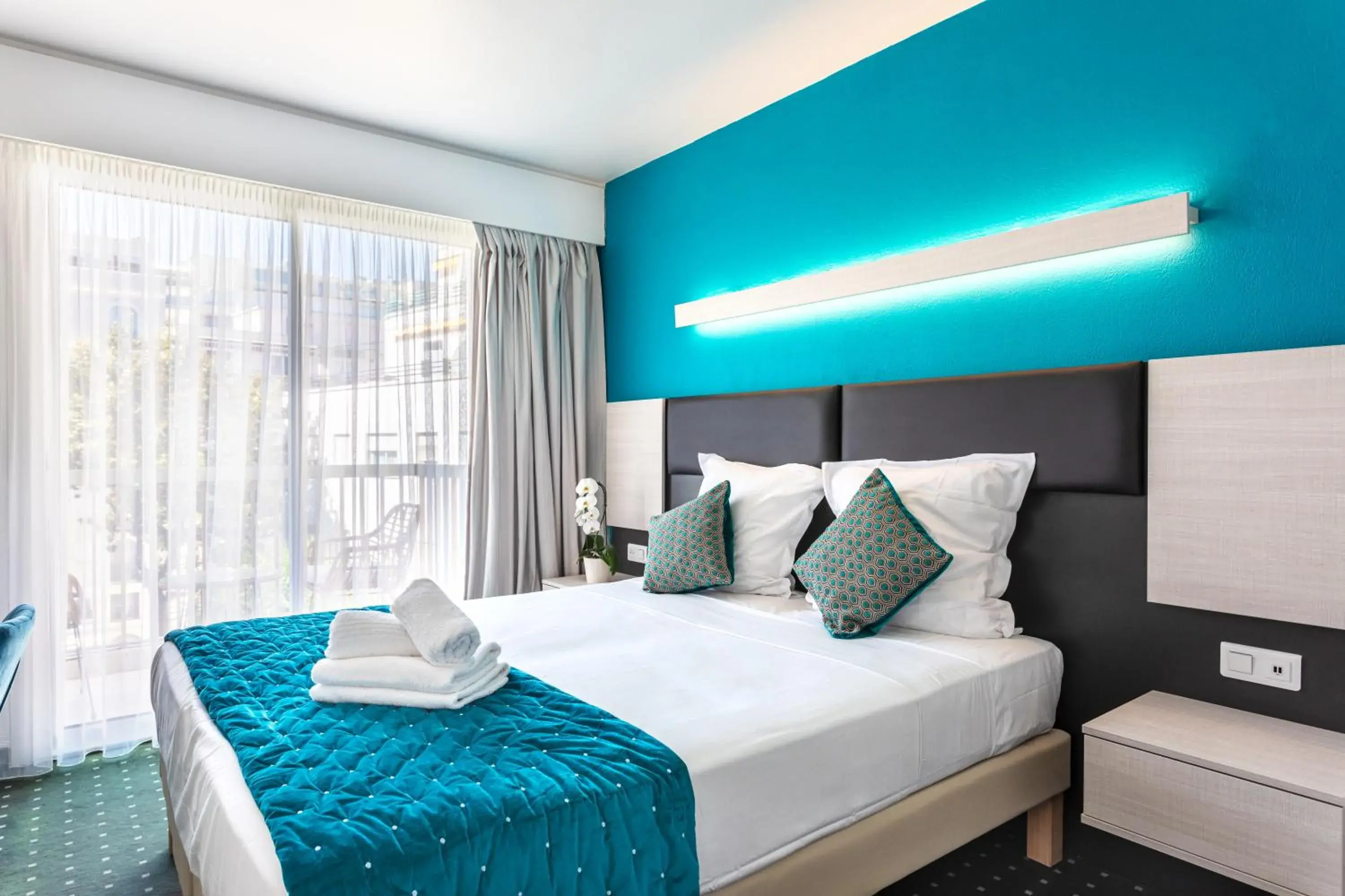 Superior Double or Twin Room with Balcony in Hôtel Jardin Croisette Superior Double or Twin Room with Balcony in Hôtel Jardin Croisette