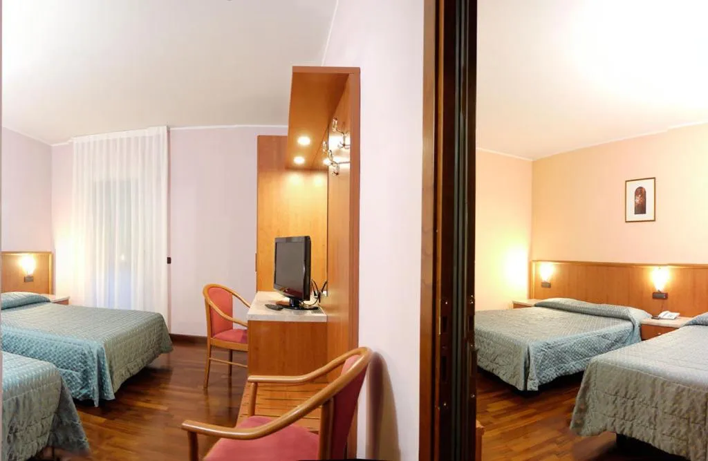 Photo of the whole room, Bed in Hotel Dal Ponte