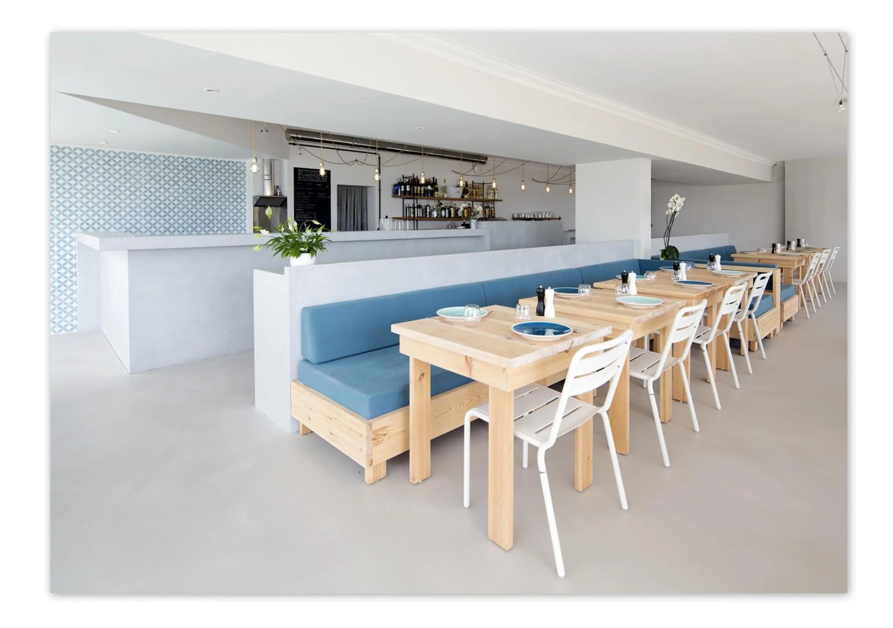 Restaurant/places to eat in Hôtel Le Versailles