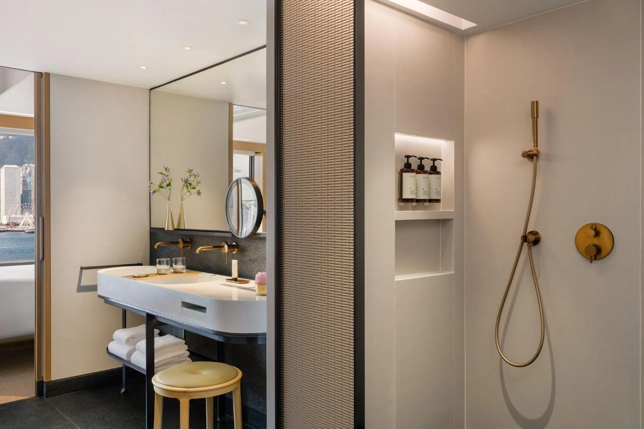 Photo of the whole room in Regent Hong Kong