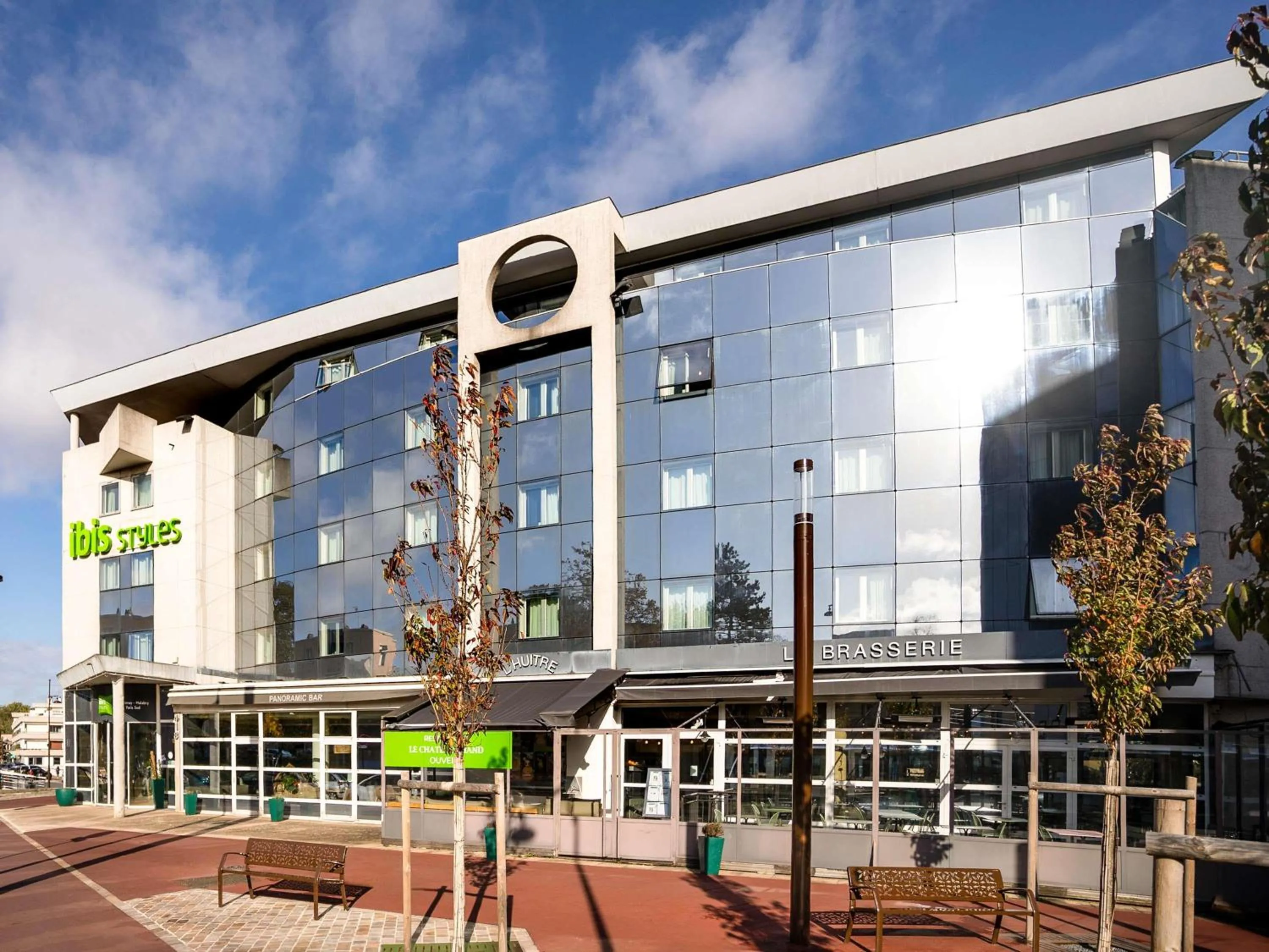 Property building in ibis Styles Chatenay Malabry Paris Sud