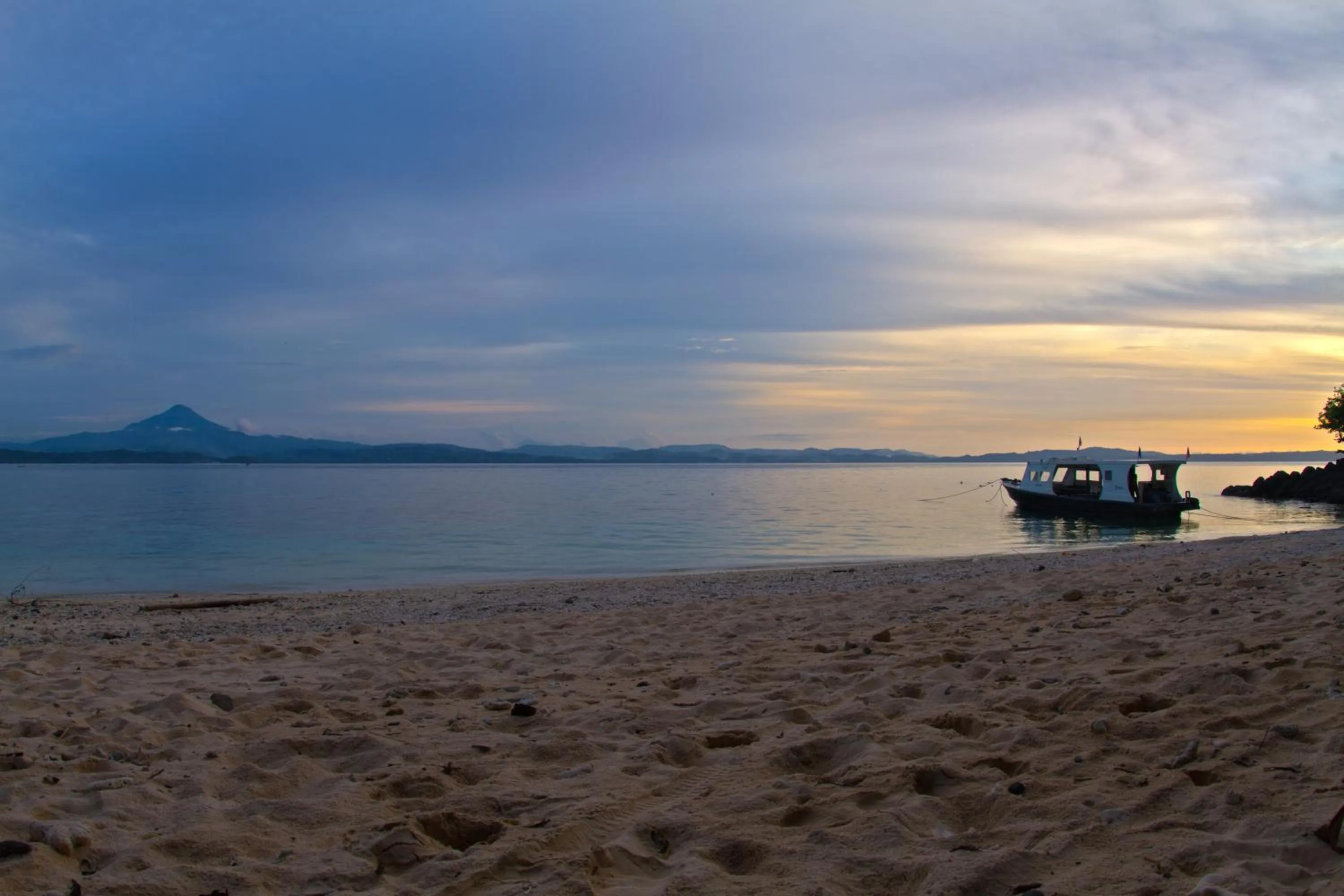 Beach in Murex Bangka Dive Resort
