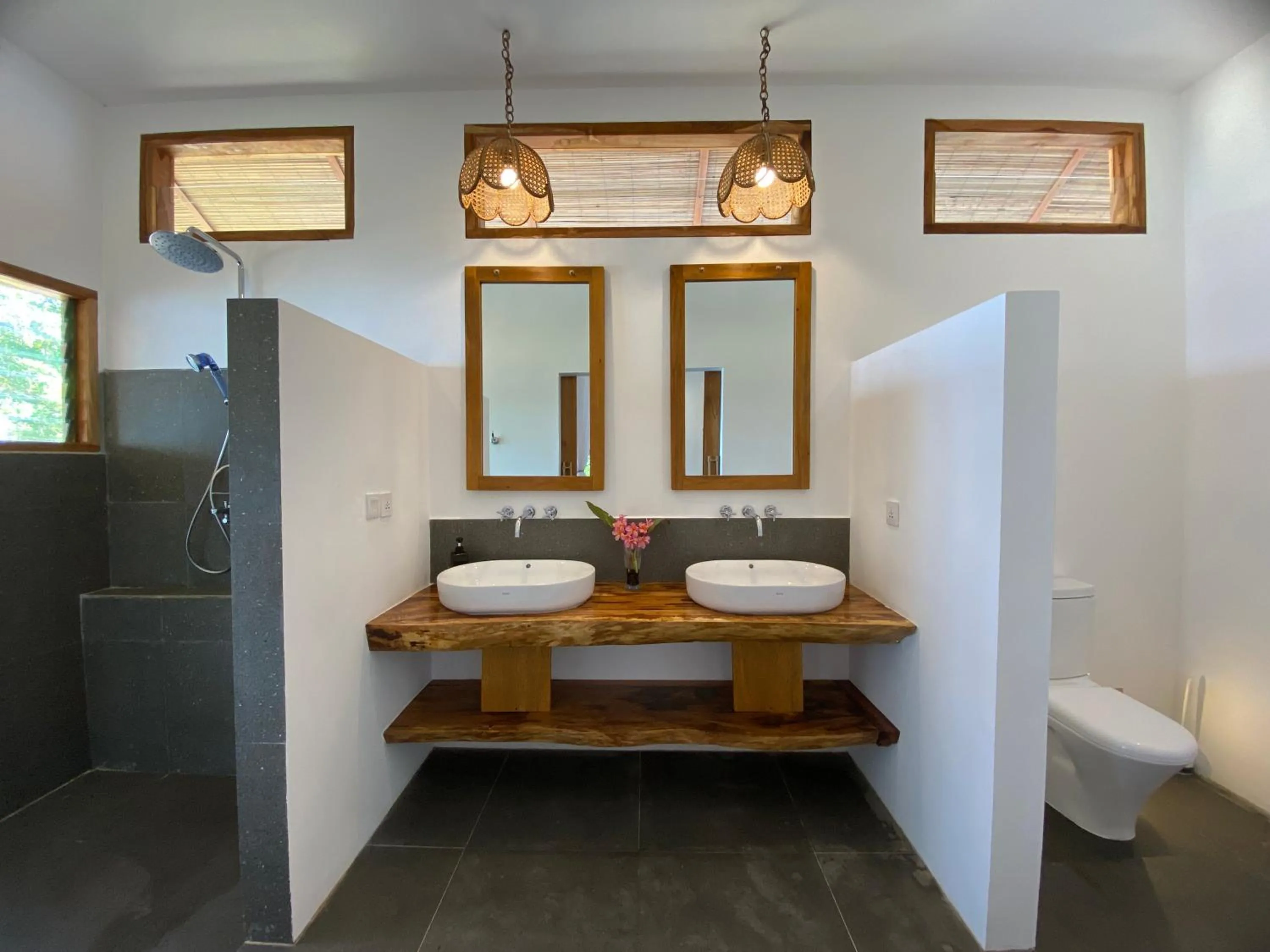 Bathroom in Murex Bangka Dive Resort