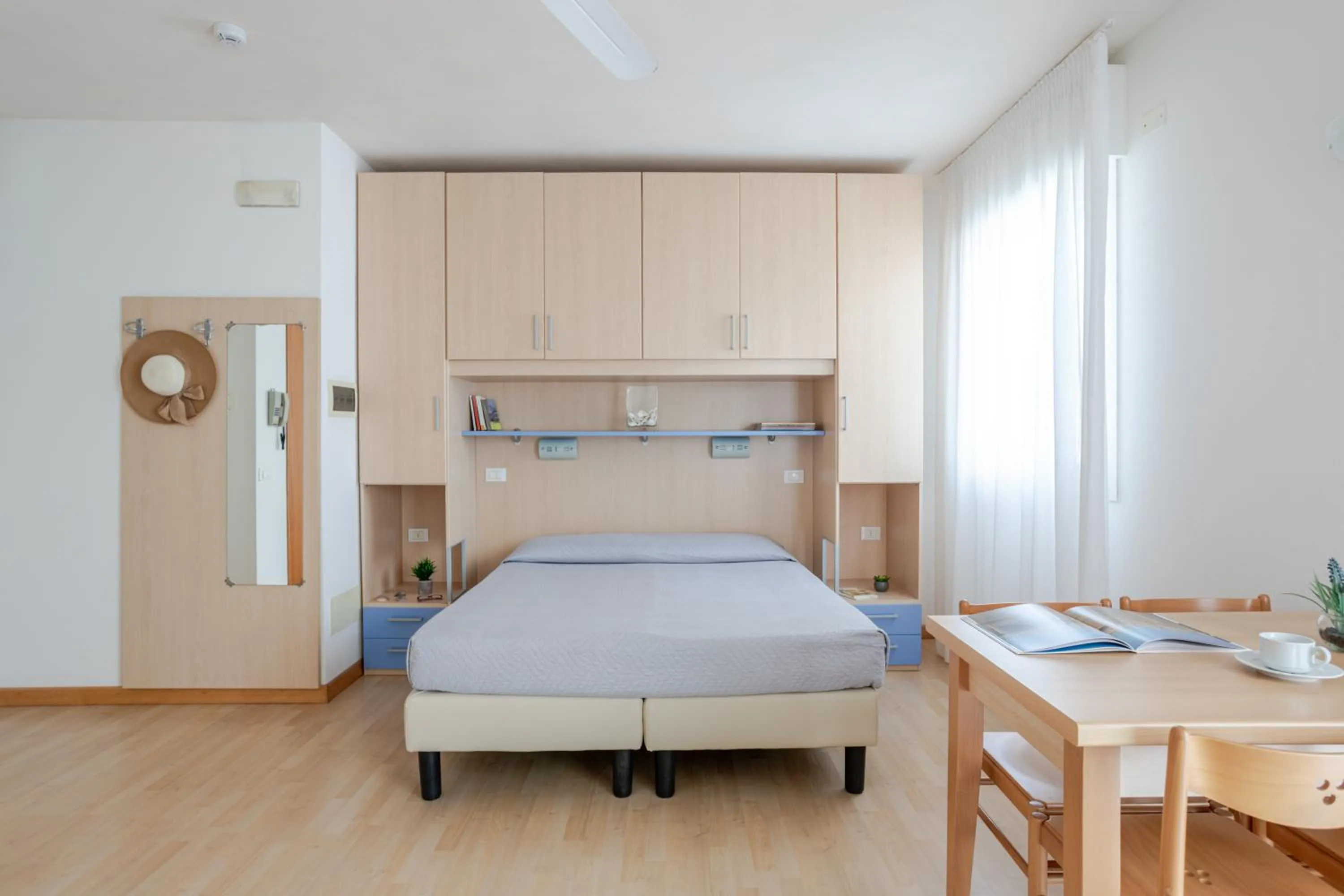 Photo of the whole room, Bed in Hotel La Brezza frontemare