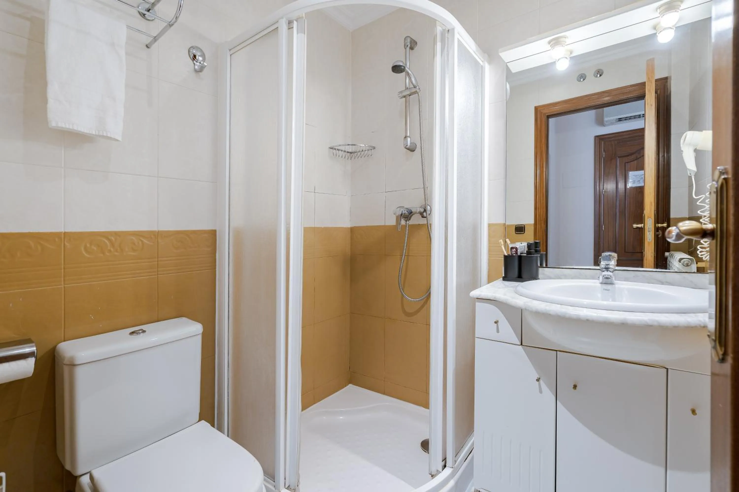 Bathroom in Hotel Eurowest