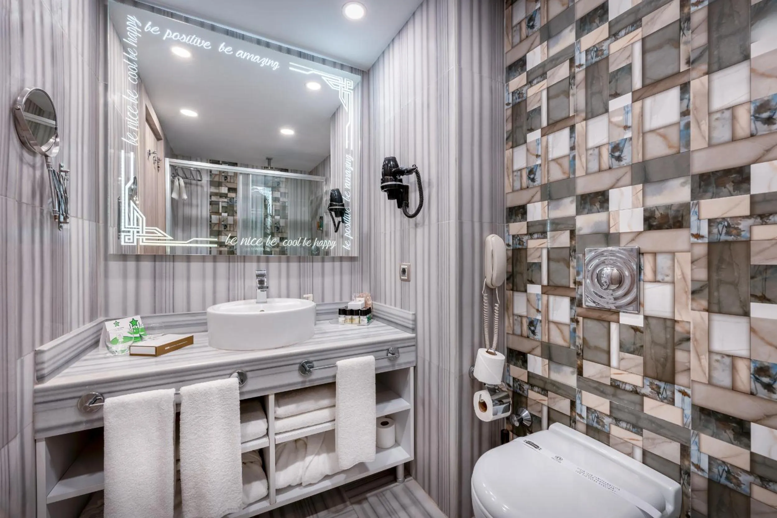 Toilet in Delphin BE Grand Resort