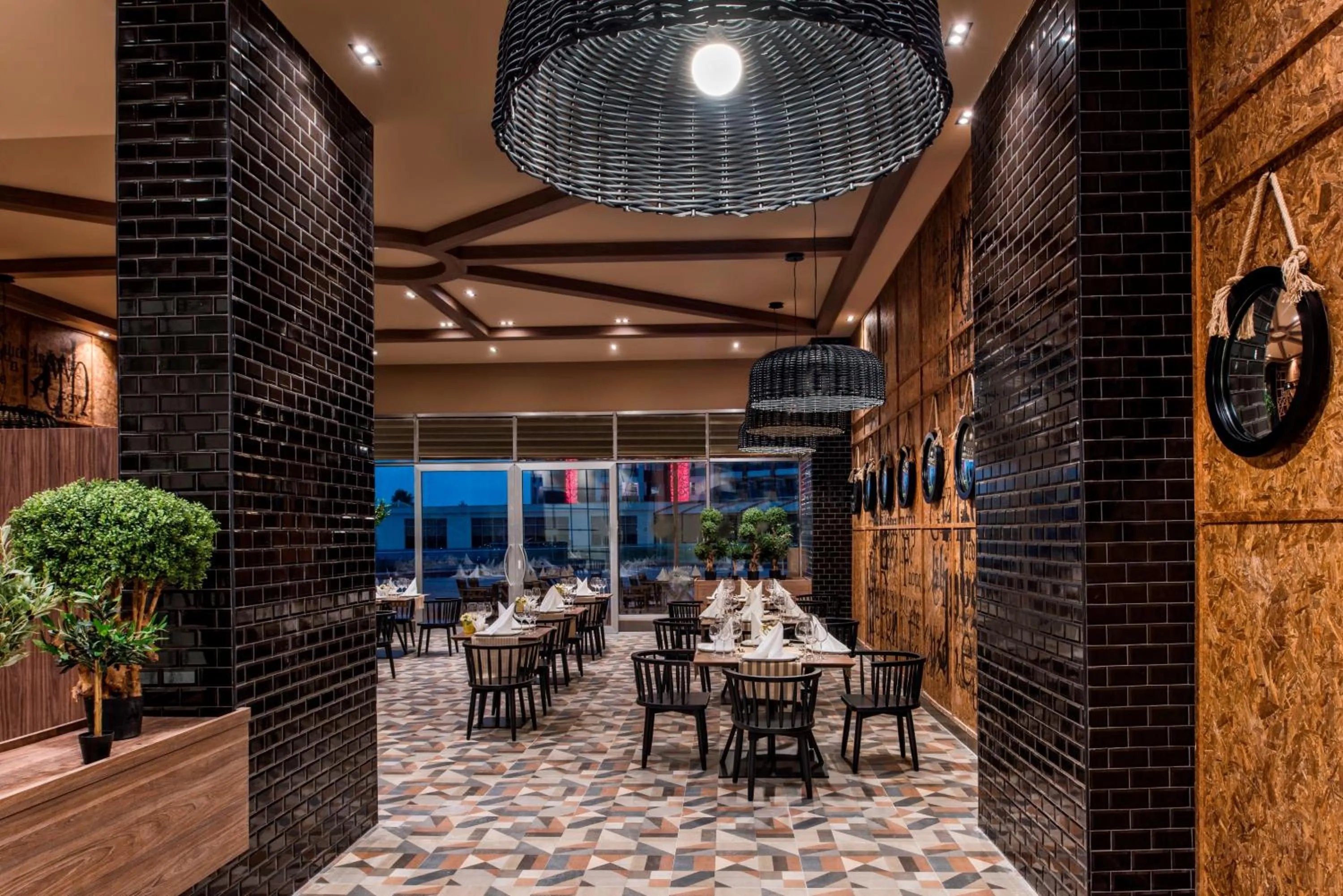 Restaurant/places to eat in Delphin BE Grand Resort