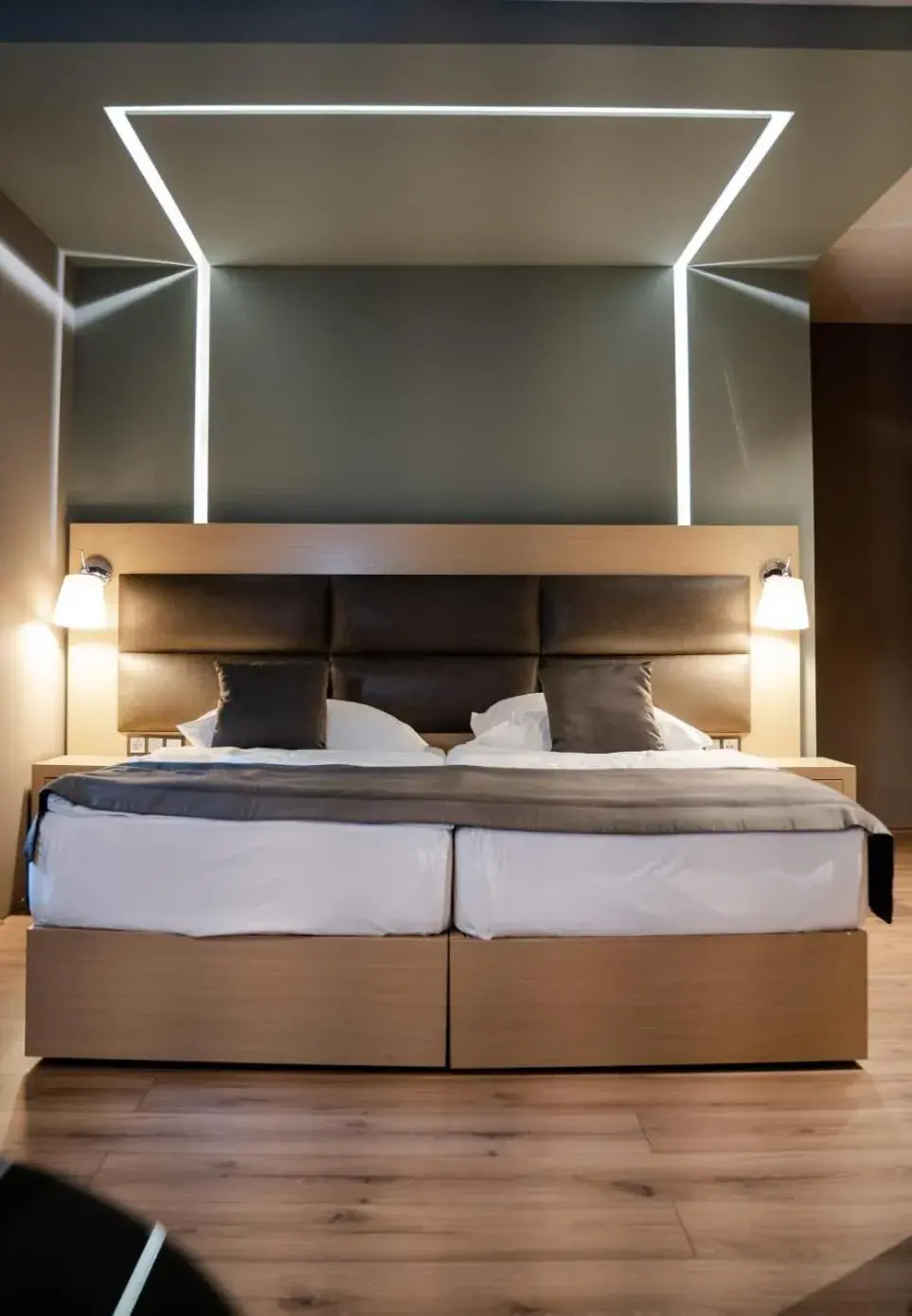 Deluxe Triple Room in Zum grünen Baum Hotel Frankfurt Airport Deluxe Triple Room in Zum grünen Baum Hotel Frankfurt Airport