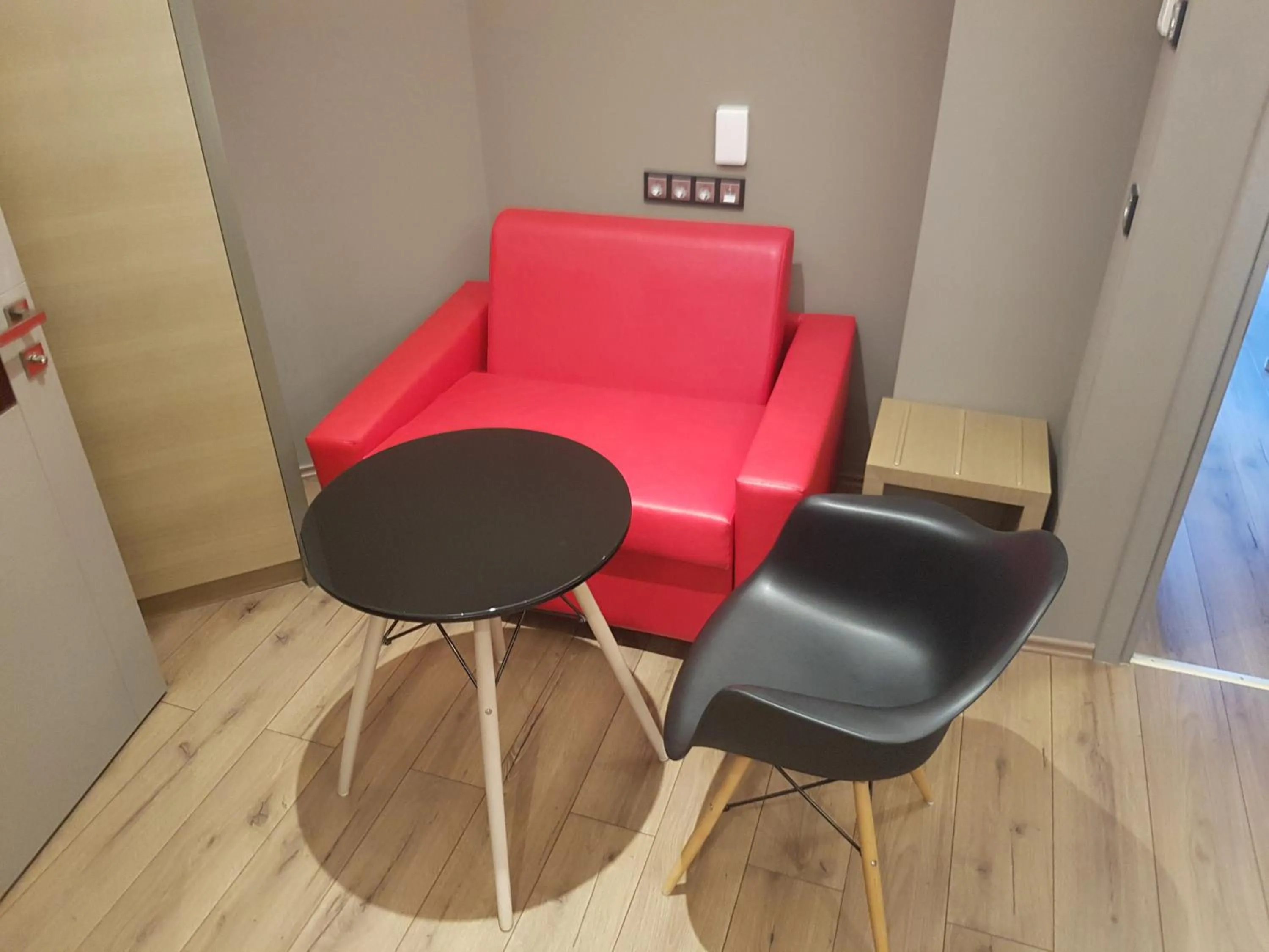 Living room in Zum grünen Baum Hotel Frankfurt Airport