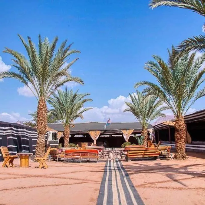 Restaurant/places to eat in Captains Desert Camp