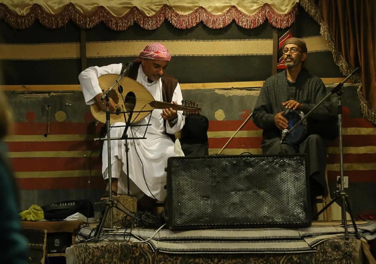 Evening entertainment in Captains Desert Camp